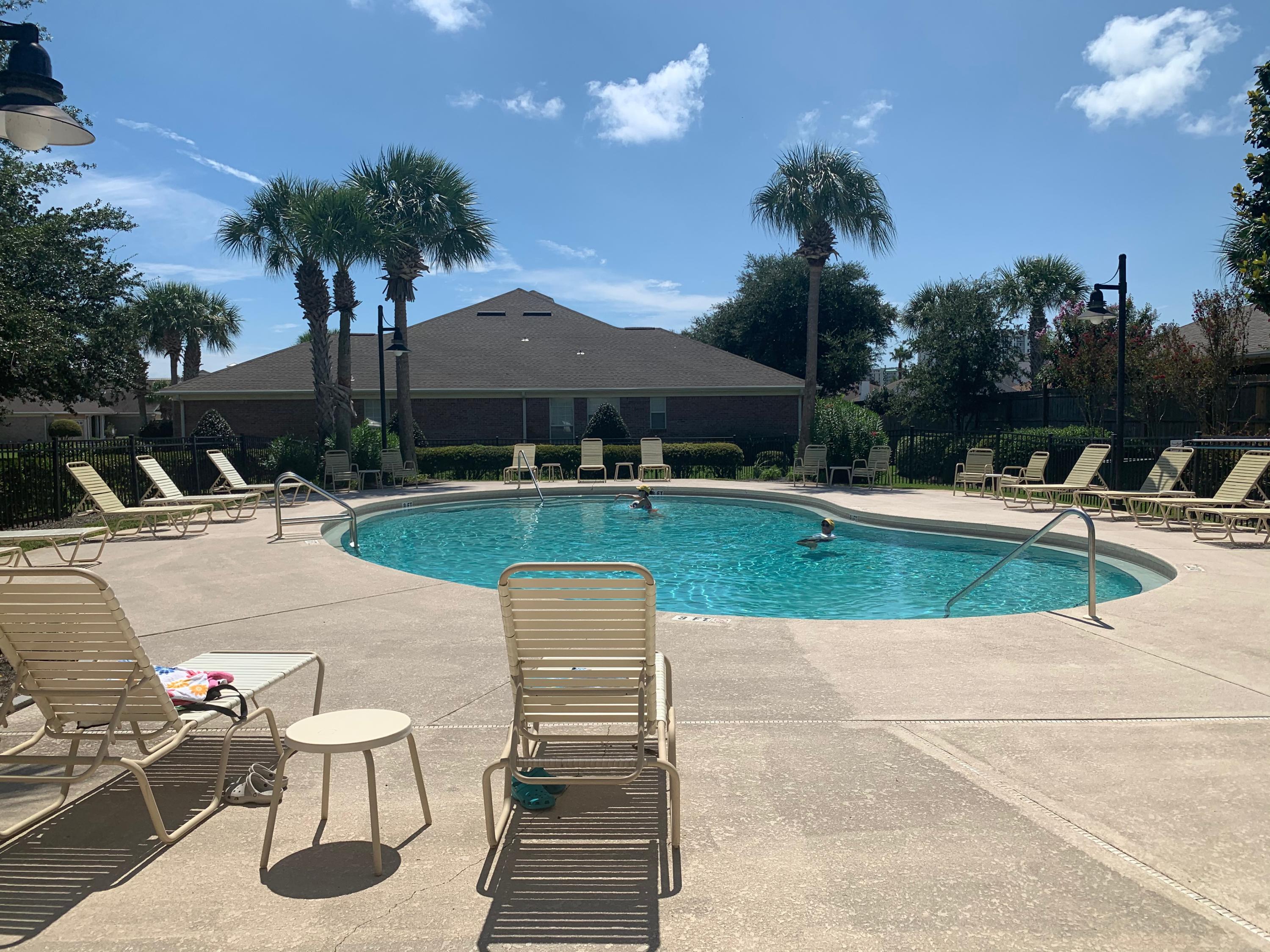 DIAMOND LAKES - Residential
