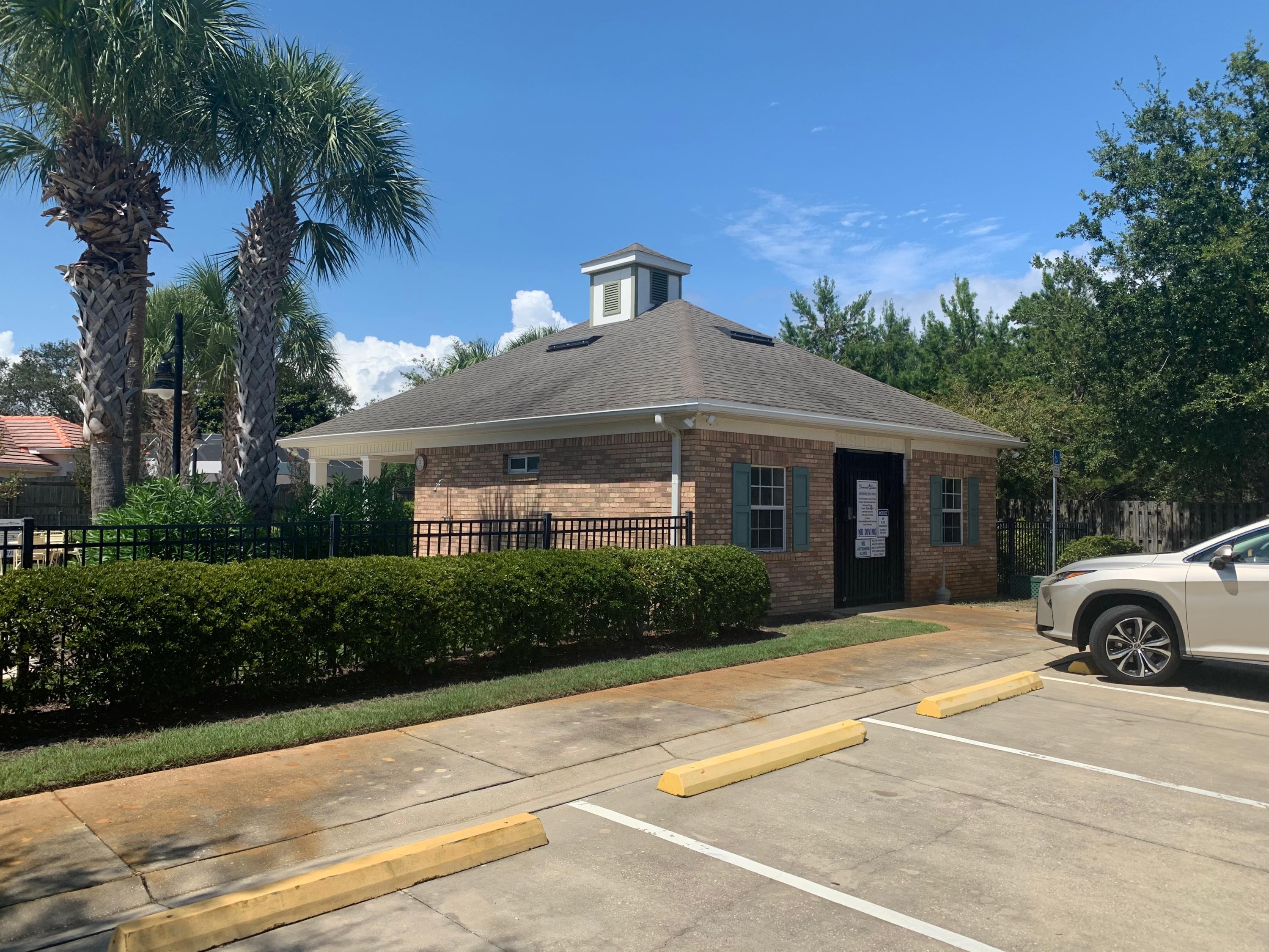 DIAMOND LAKES - Residential
