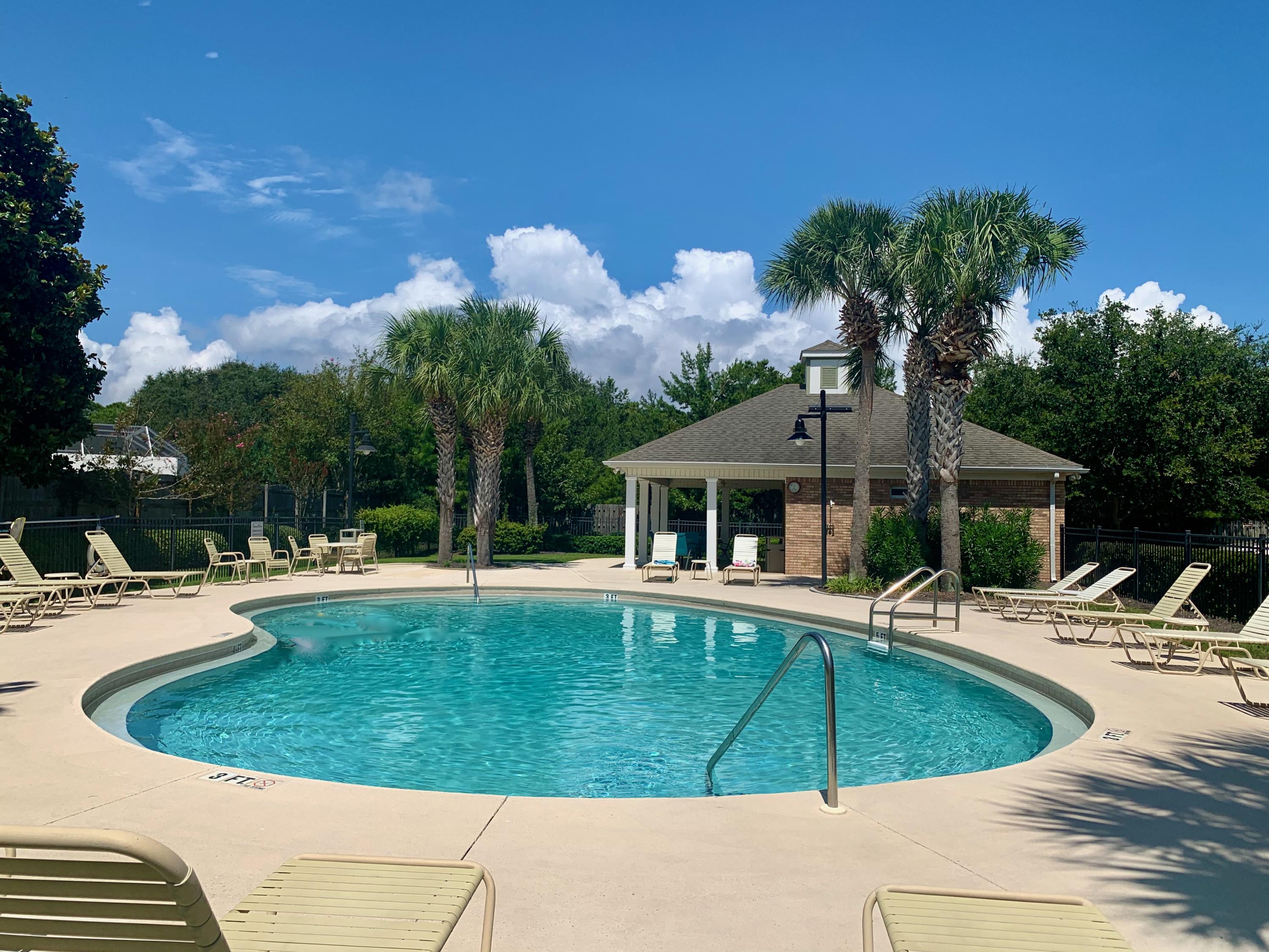 DIAMOND LAKES - Residential
