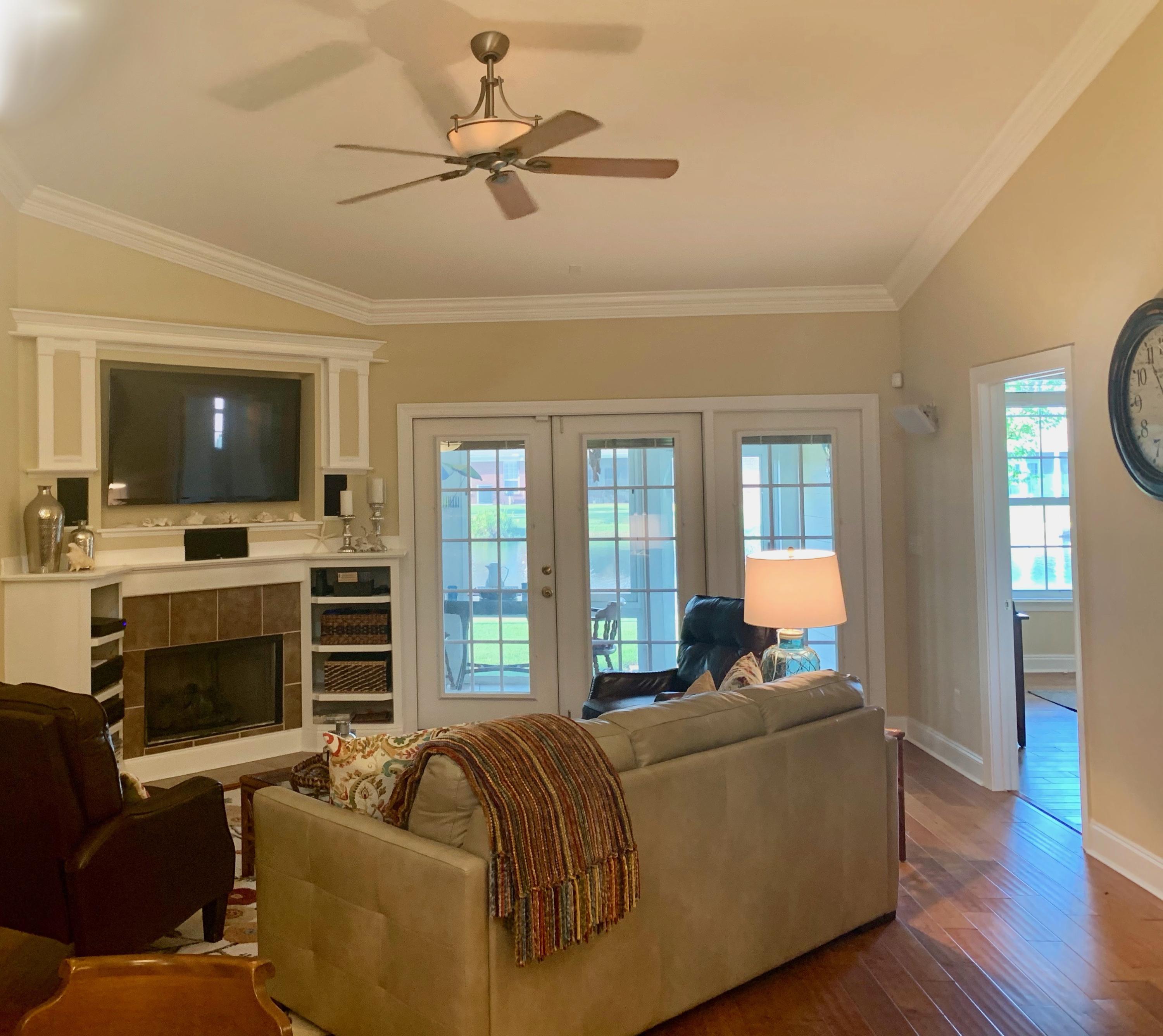 DIAMOND LAKES - Residential