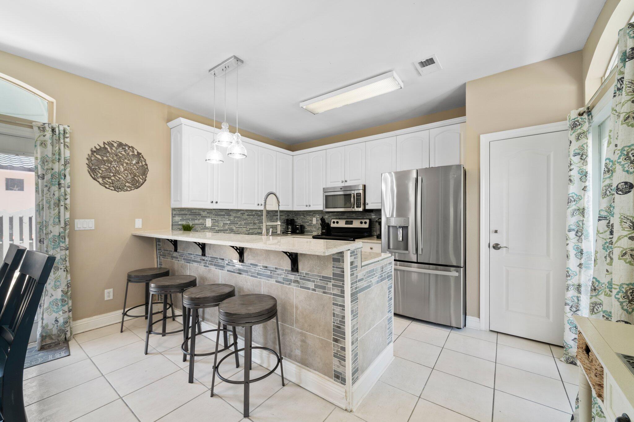 EMERALD SHORES - Residential