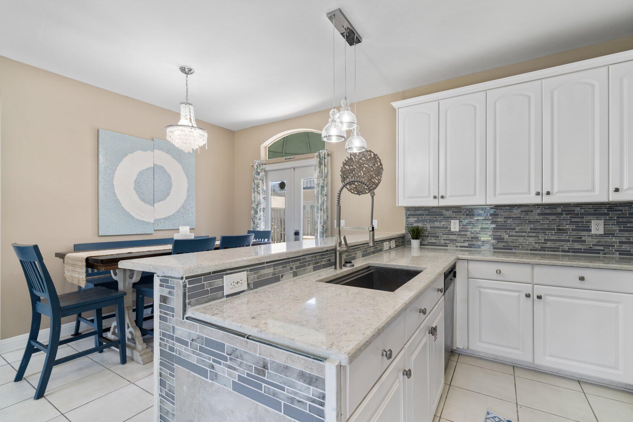 EMERALD SHORES - Residential