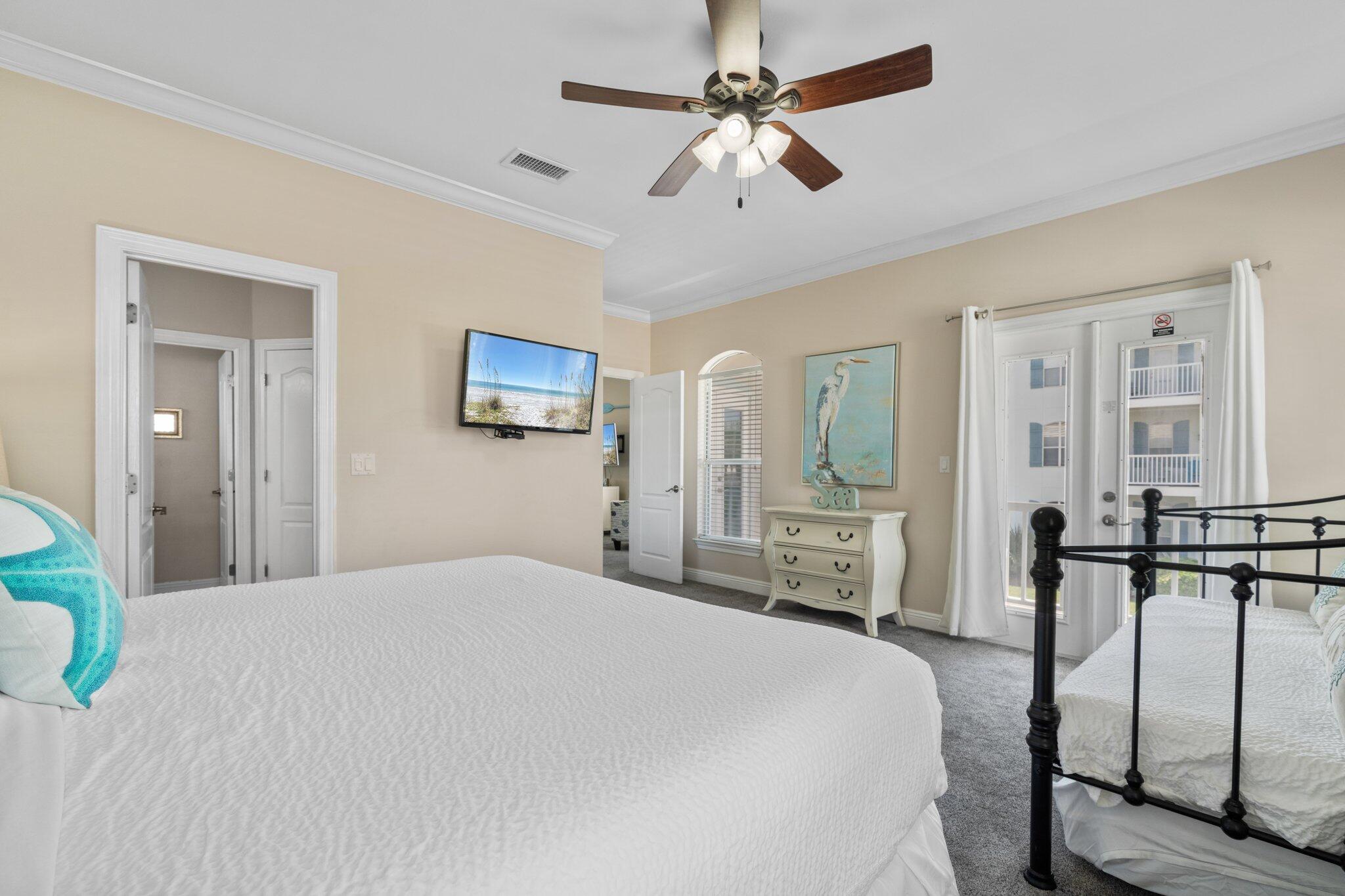 EMERALD SHORES - Residential