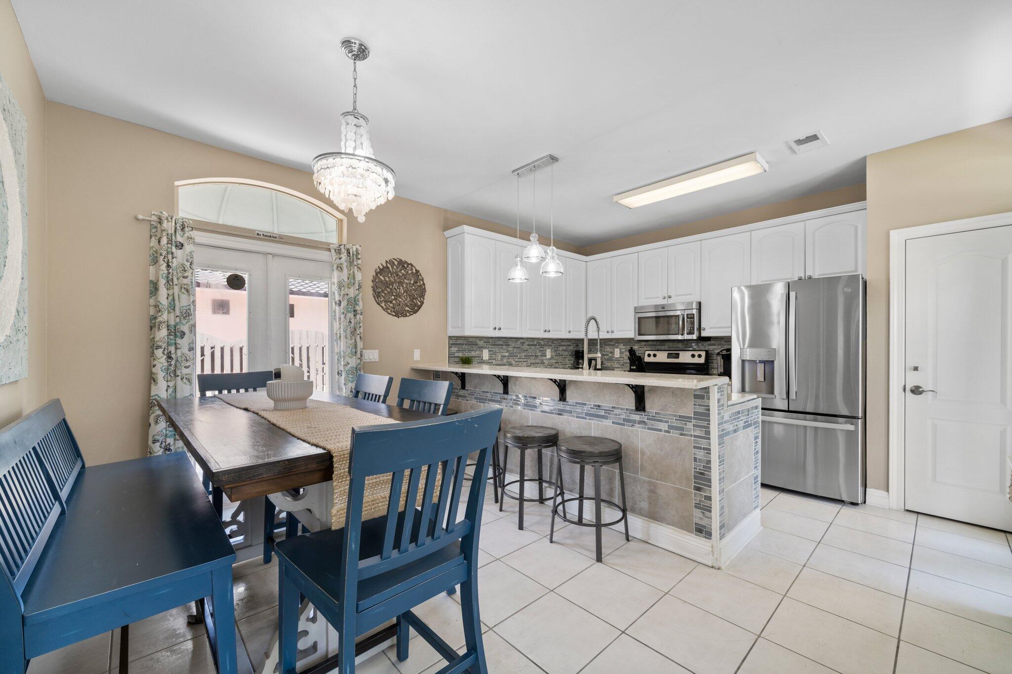 EMERALD SHORES - Residential