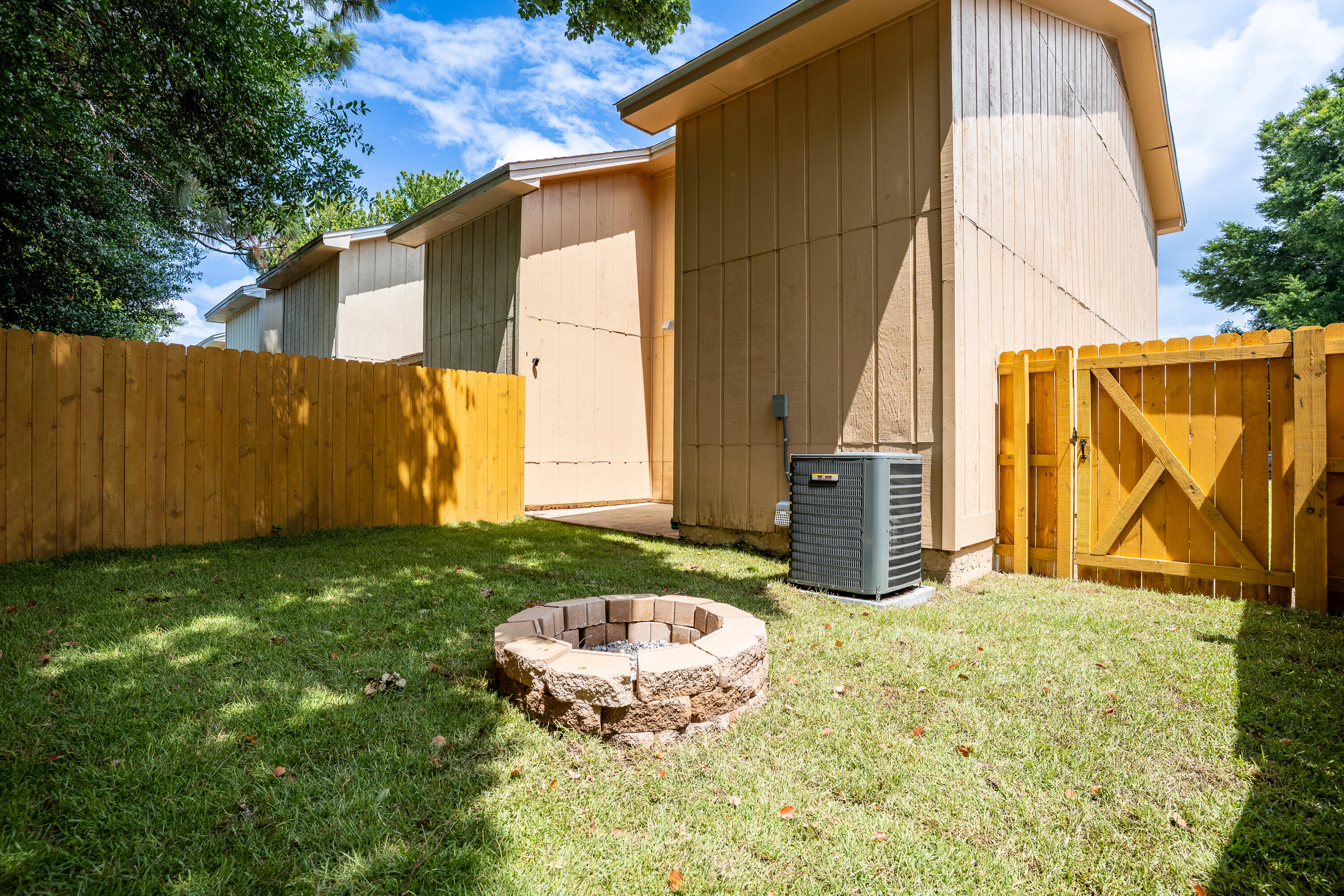 VIKING MANOR PH 1 - Residential