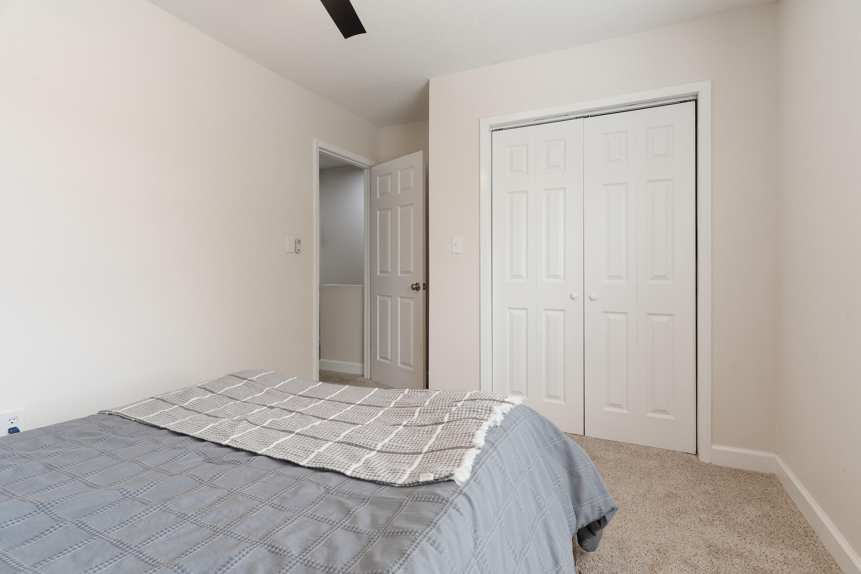 VIKING MANOR PH 1 - Residential