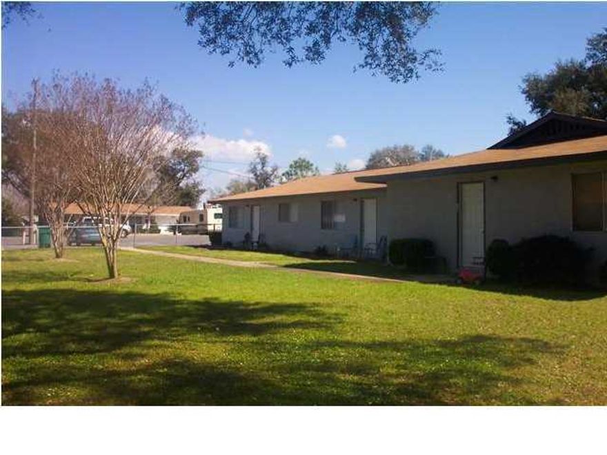 Nestled in the north central area of FWB, unit has spacious living area and bedrooms. Yard service provided. Sorry, no pets. Please call for an appointment to view. Available September 11.