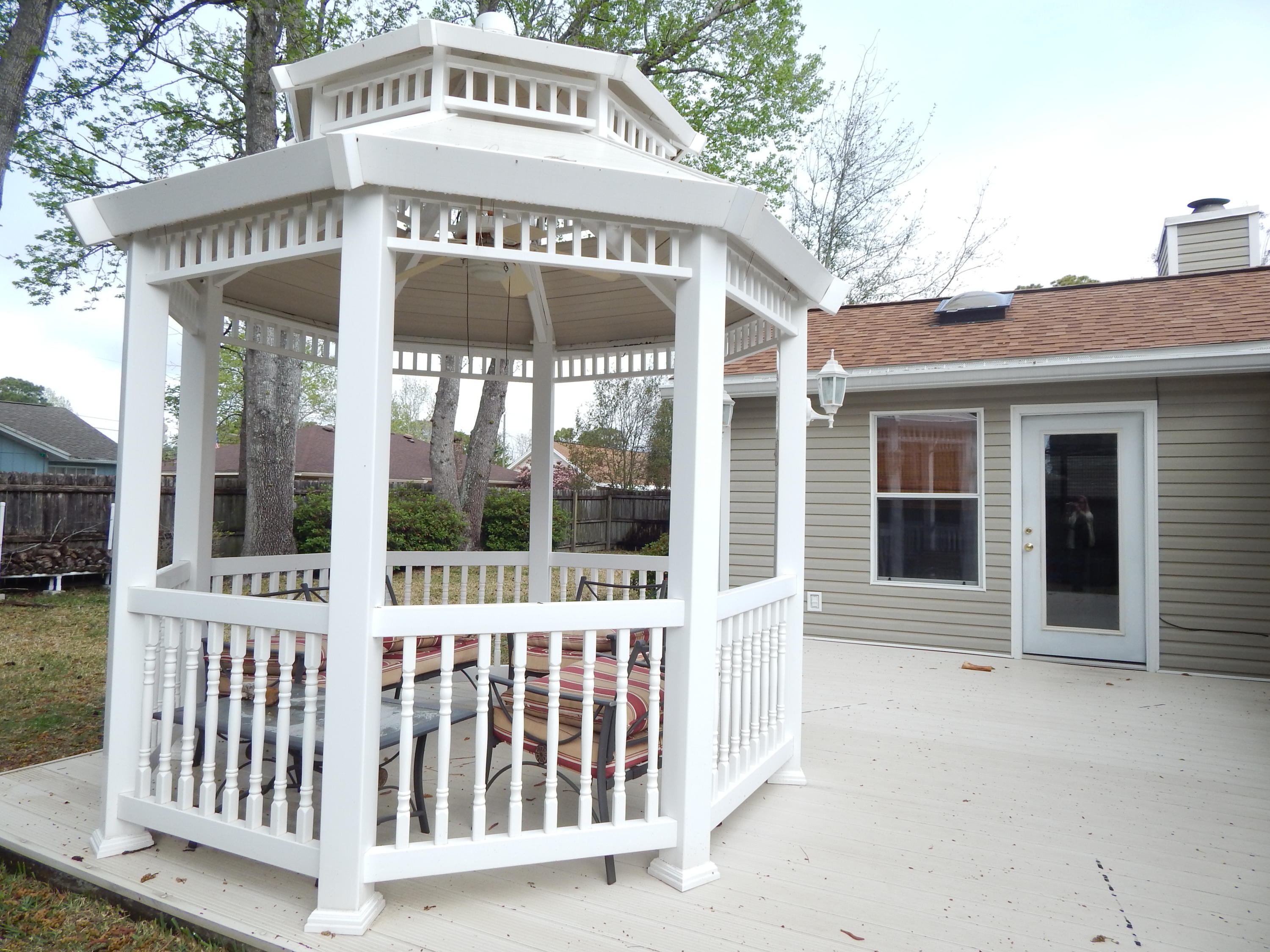 MARY ESTHER MANOR - Residential