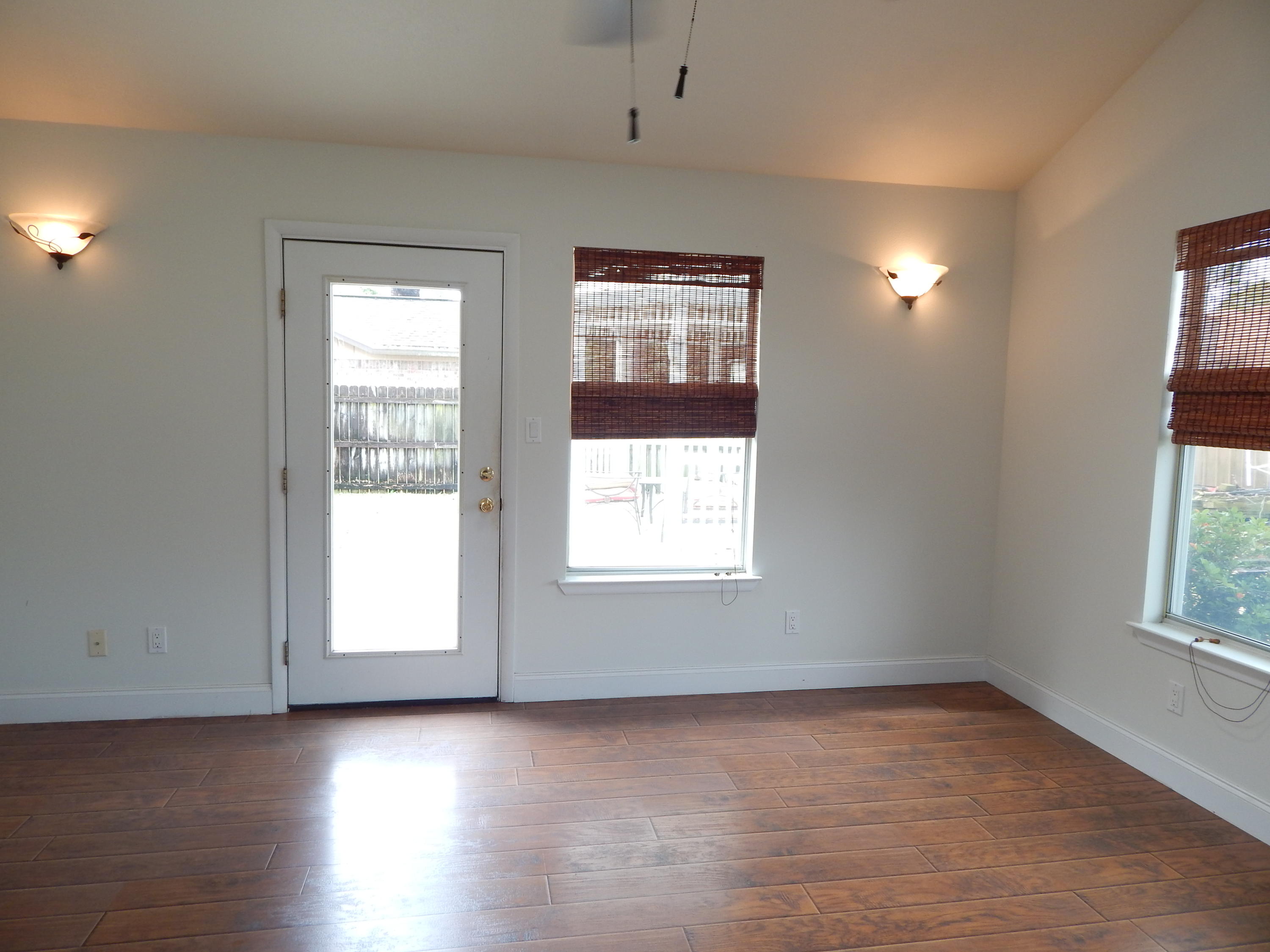 MARY ESTHER MANOR - Residential