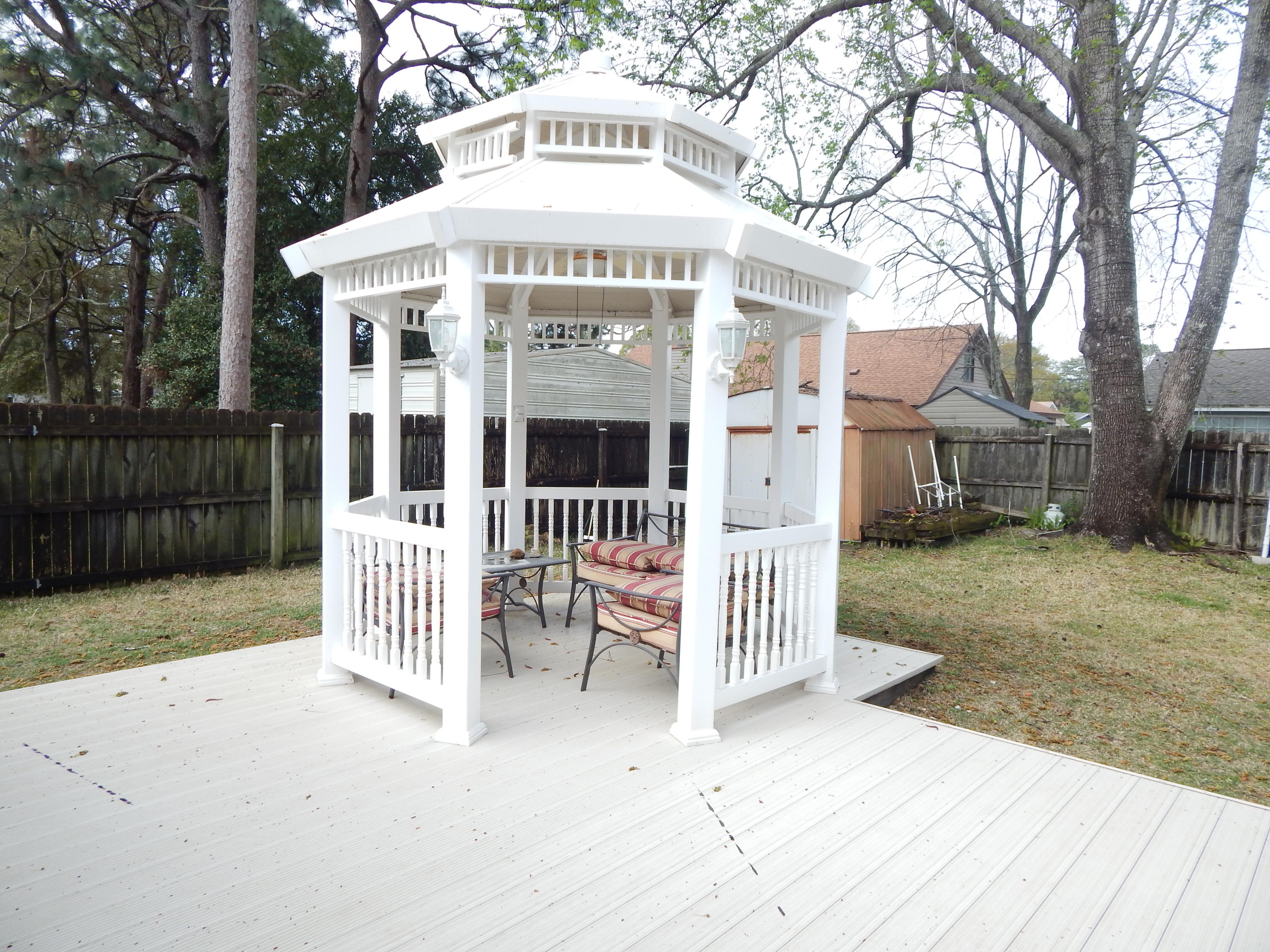 MARY ESTHER MANOR - Residential