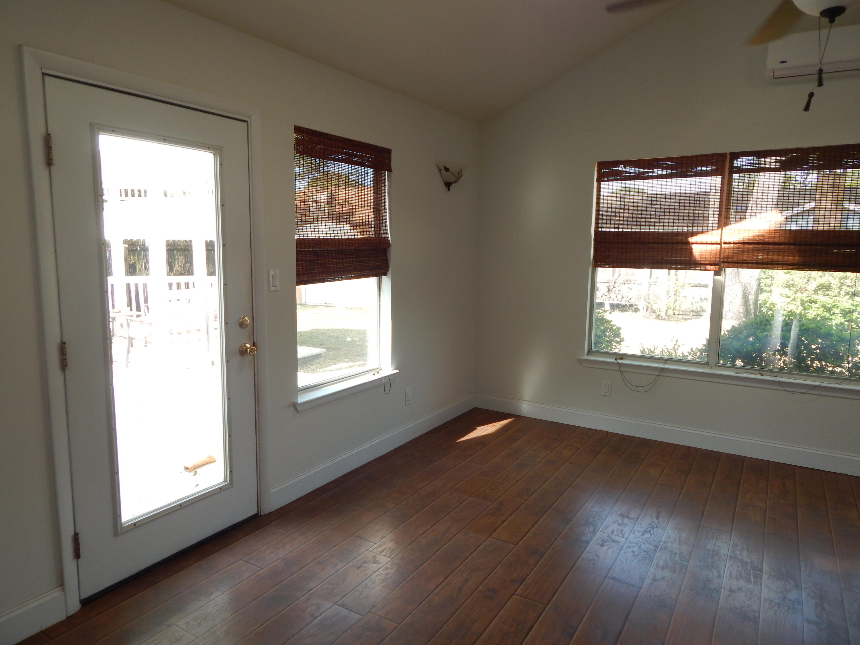 MARY ESTHER MANOR - Residential