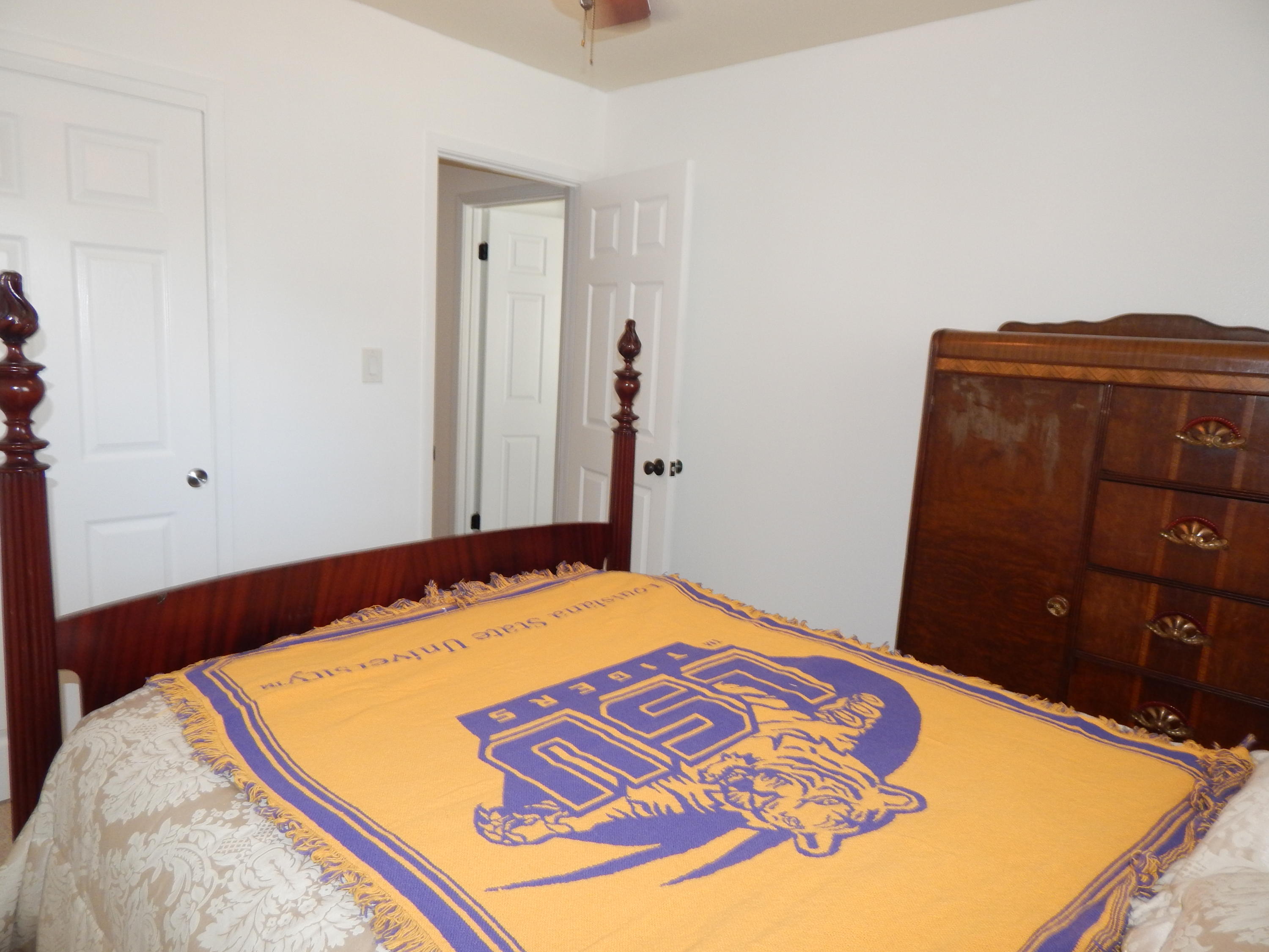 MARY ESTHER MANOR - Residential