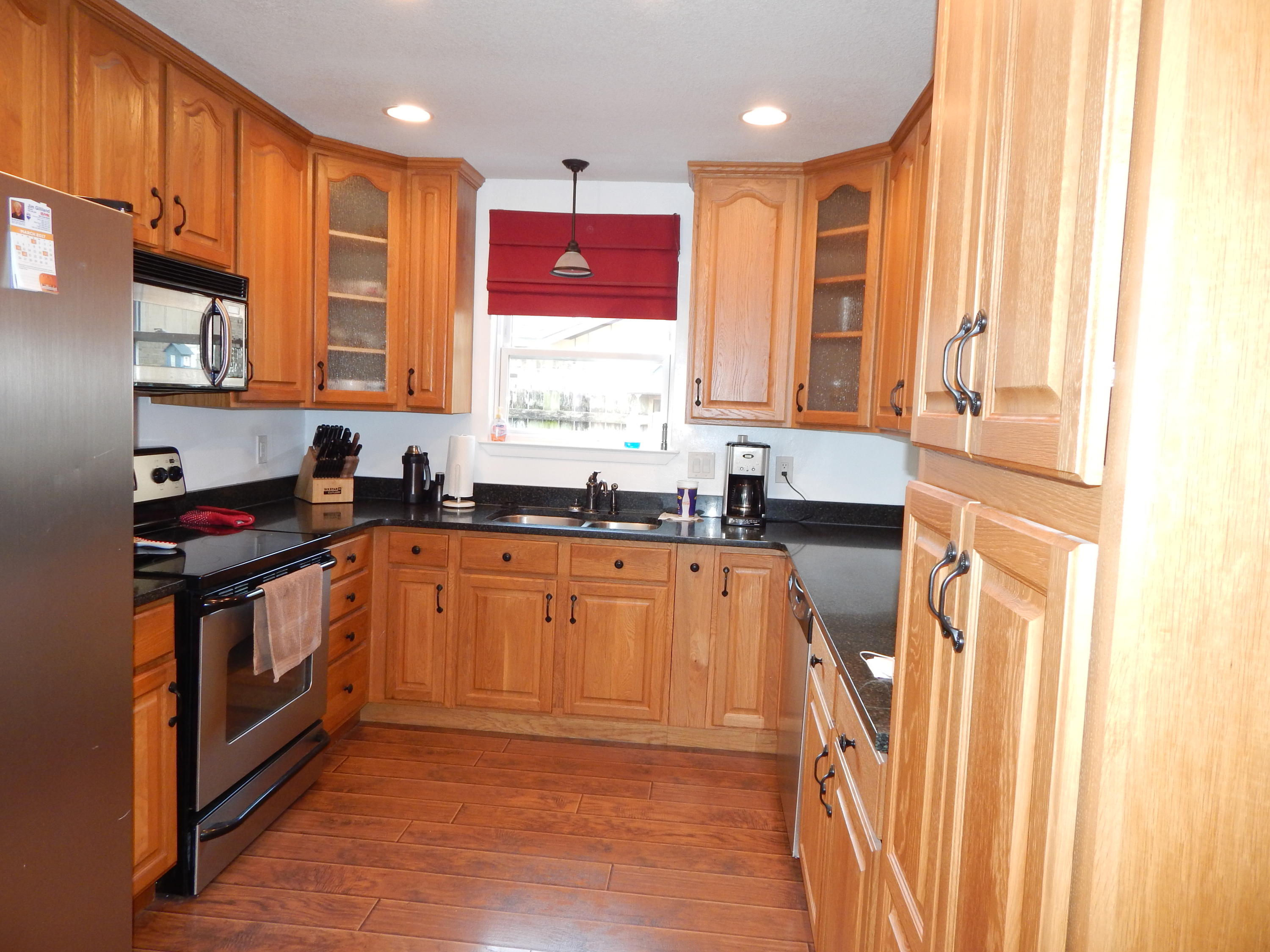 MARY ESTHER MANOR - Residential