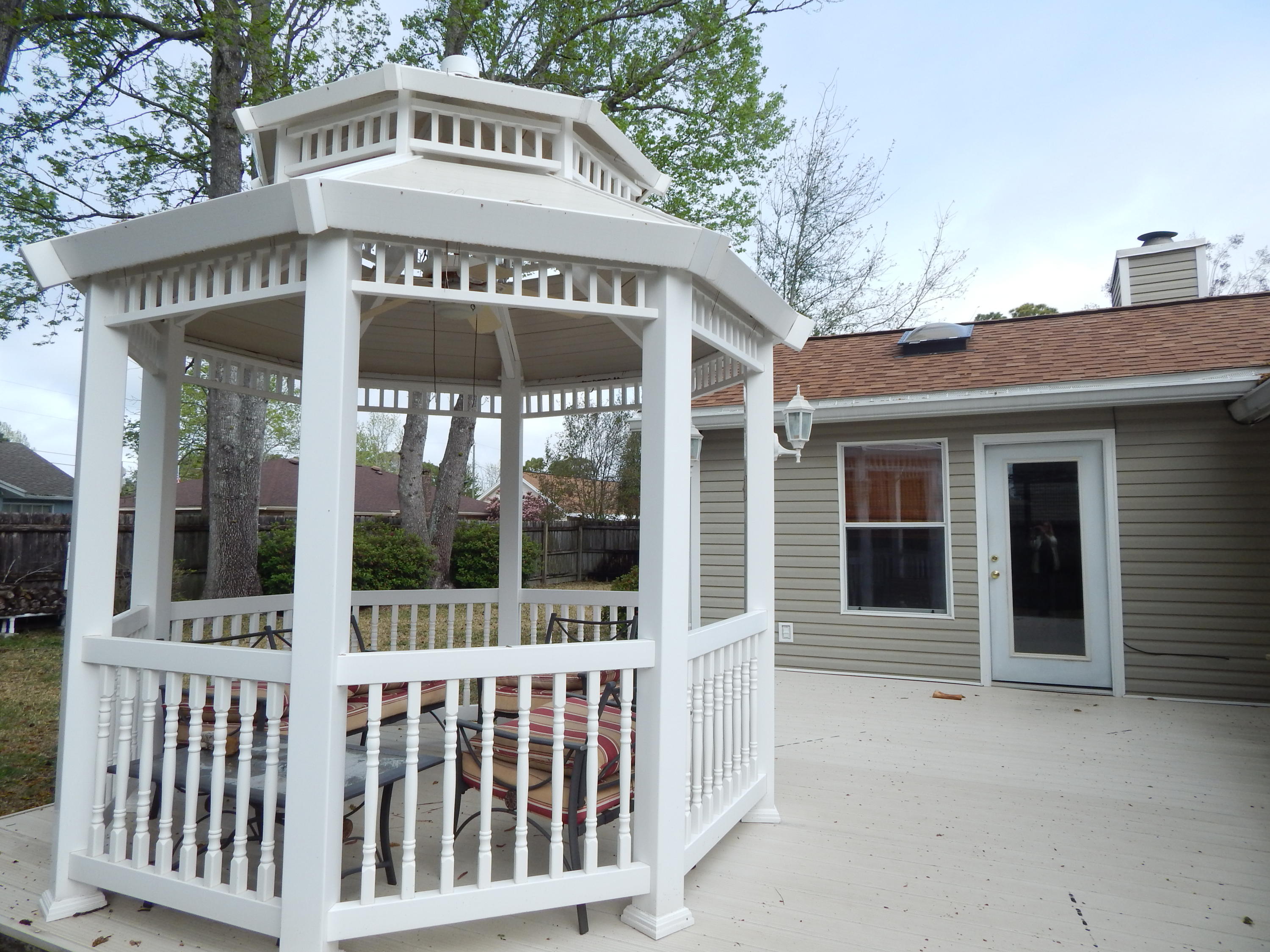 MARY ESTHER MANOR - Residential