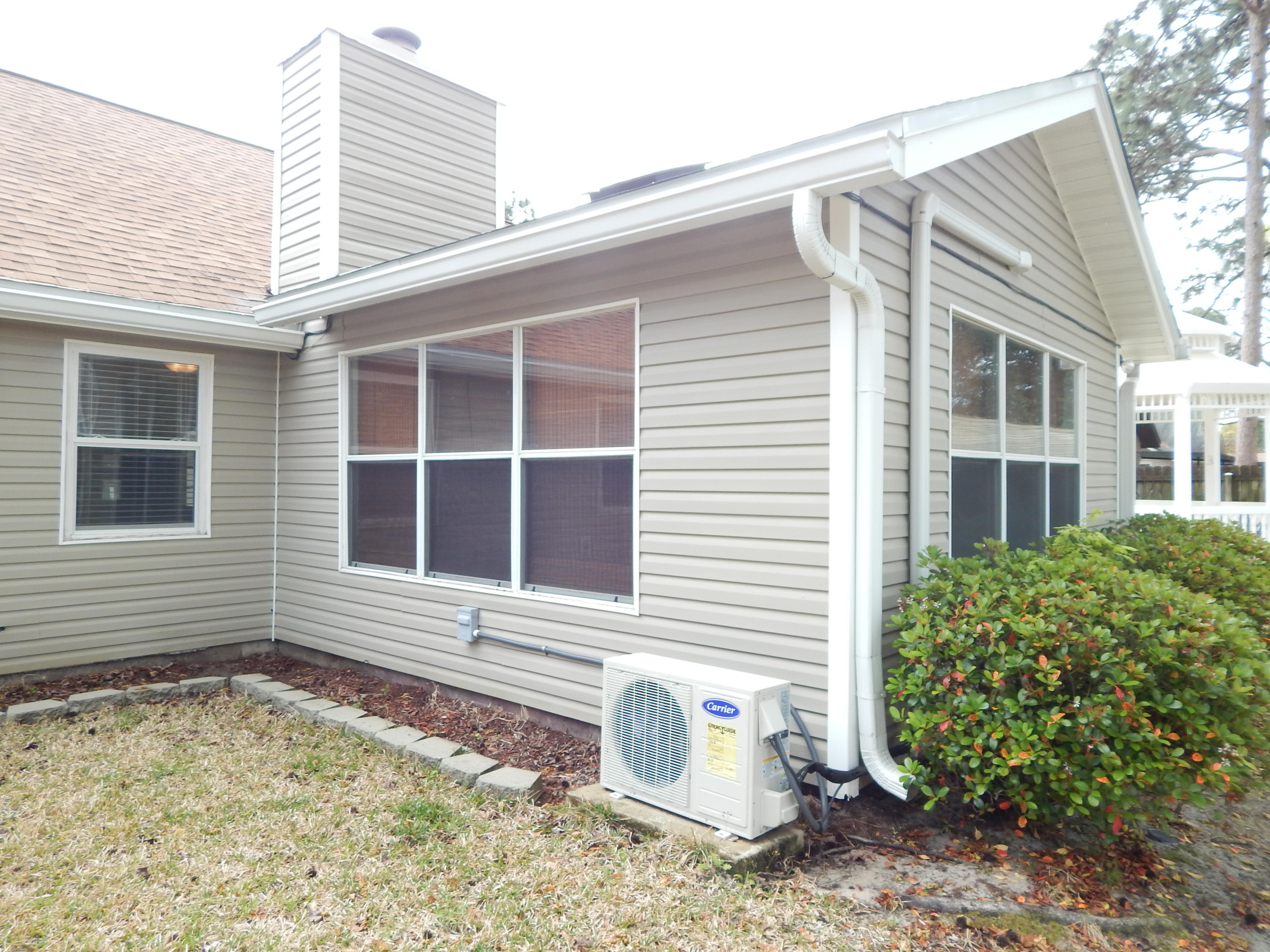 MARY ESTHER MANOR - Residential