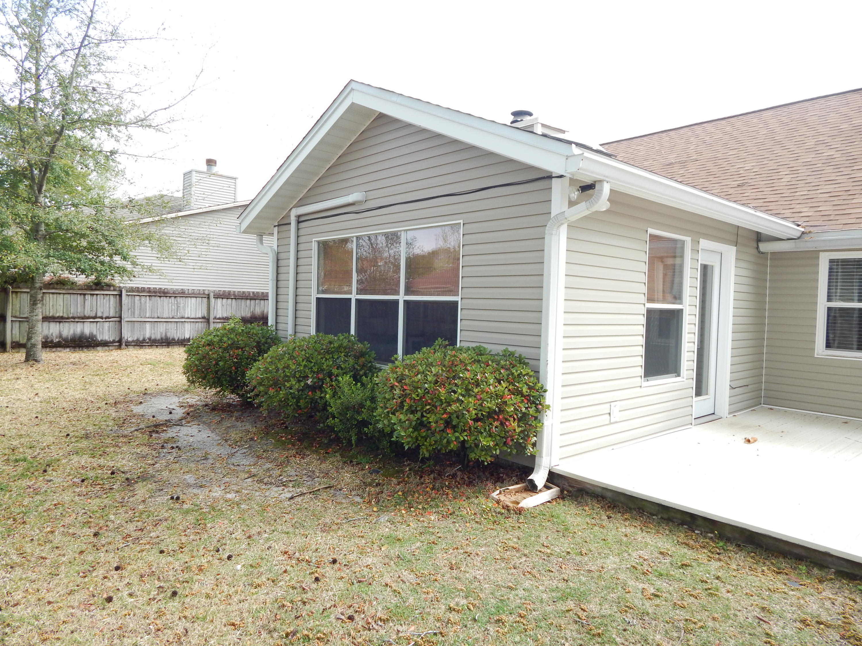 MARY ESTHER MANOR - Residential