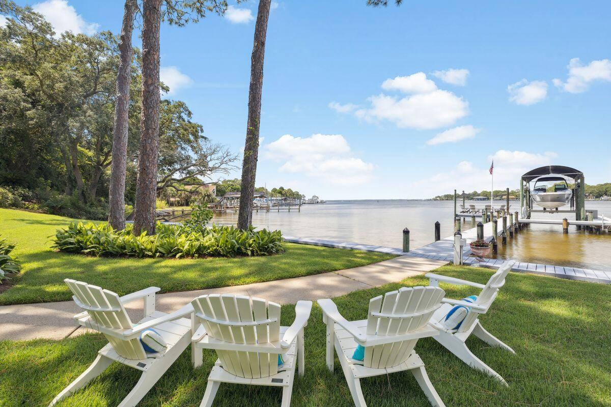 RESUB OF KELLYS ADD TO DESTIN PARTS OF LOTS 1-3 BLK 6 - Residential