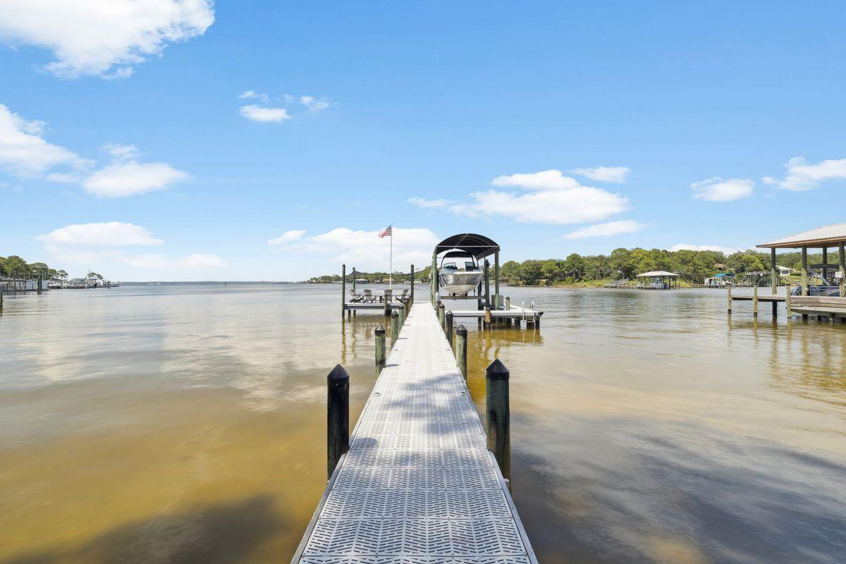 RESUB OF KELLYS ADD TO DESTIN PARTS OF LOTS 1-3 BLK 6 - Residential