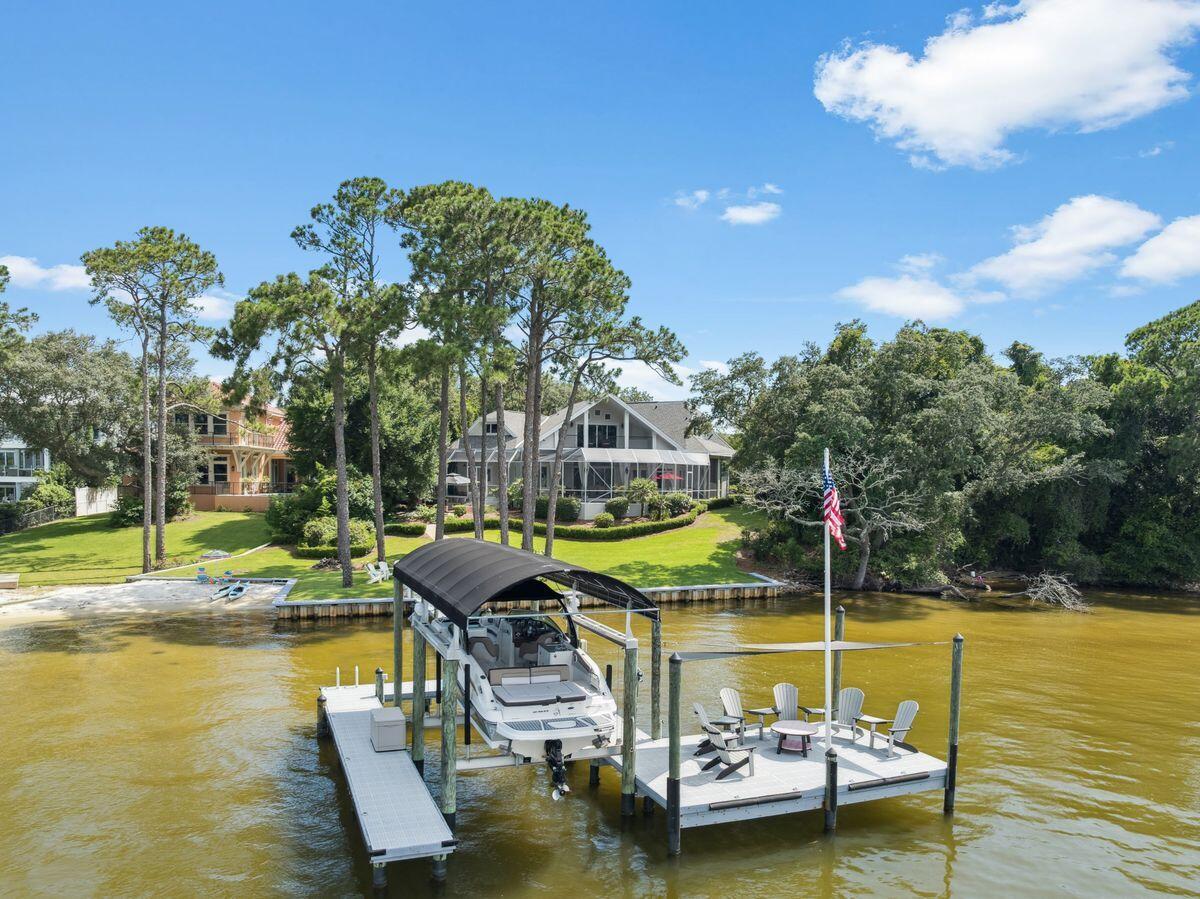 RESUB OF KELLYS ADD TO DESTIN PARTS OF LOTS 1-3 BLK 6 - Residential