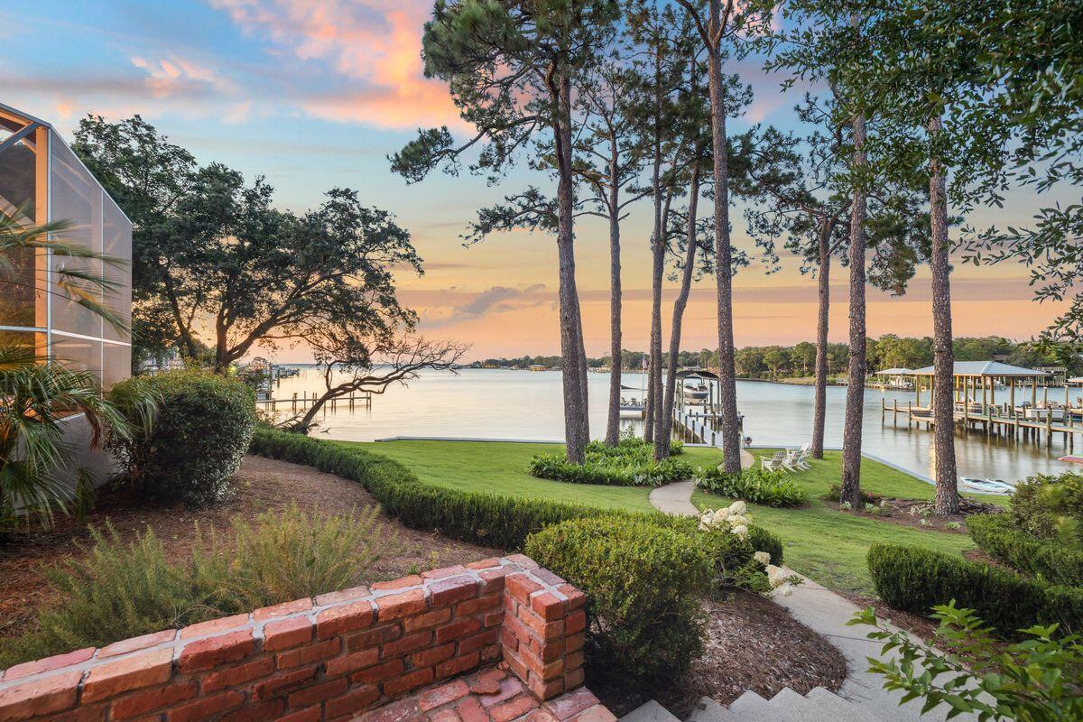 RESUB OF KELLYS ADD TO DESTIN PARTS OF LOTS 1-3 BLK 6 - Residential