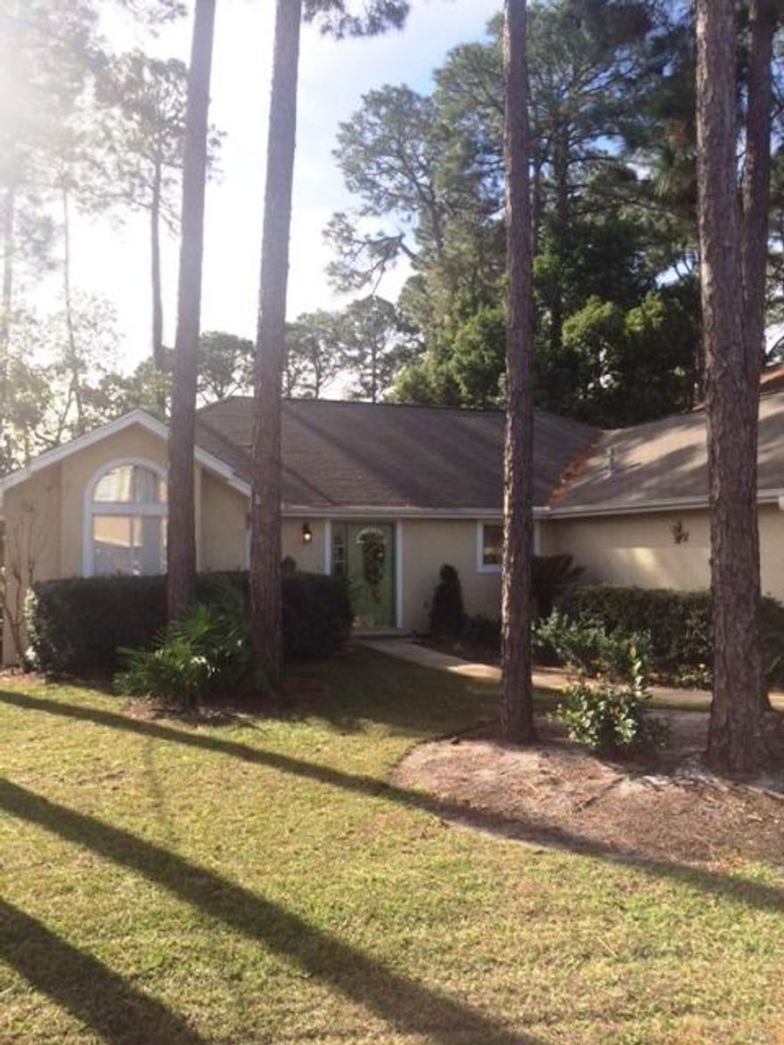 Great opportunity to own a home on Bayshore Drive, with bay views from the front yard.This floor plan is perfect for a growing family or for someone that needs an office and guest room. The master is located on the west side of the house with the two additional rooms on the east. Every room has either vaulted ceilings or tray ceilings and lots of natural light. Located on the bay side of Bay Bridge Landing neighborhood. Also, Bay Bridge Landing has a bay front private pool area, with dock.