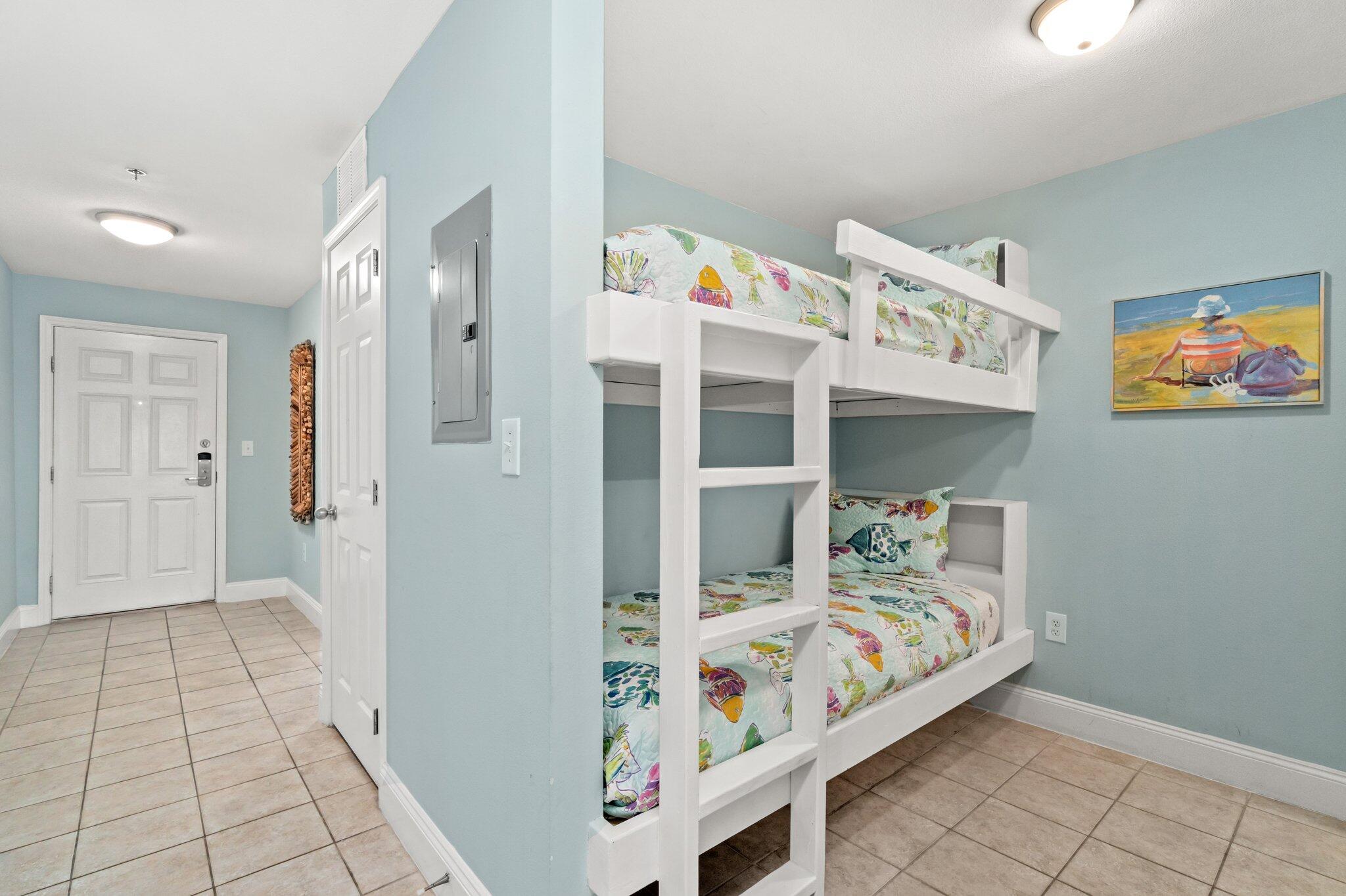 LAKETOWN WHARF PHASE II - Residential