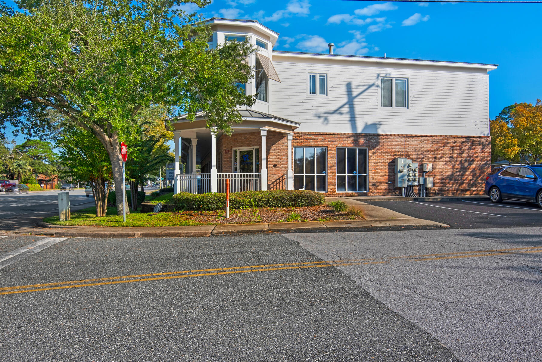 SHELL PARK CONDO - Residential Lease