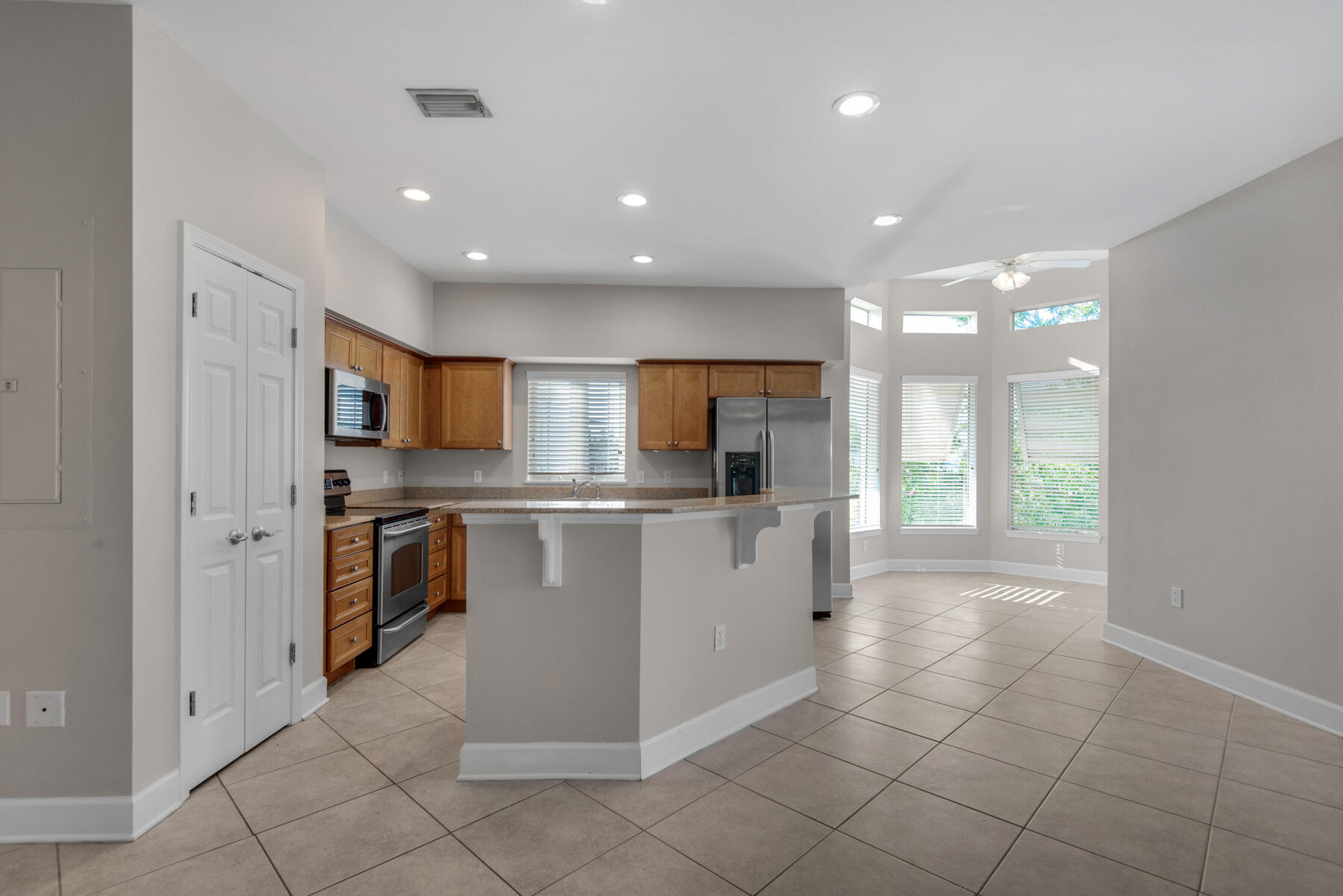 SHELL PARK CONDO - Residential Lease