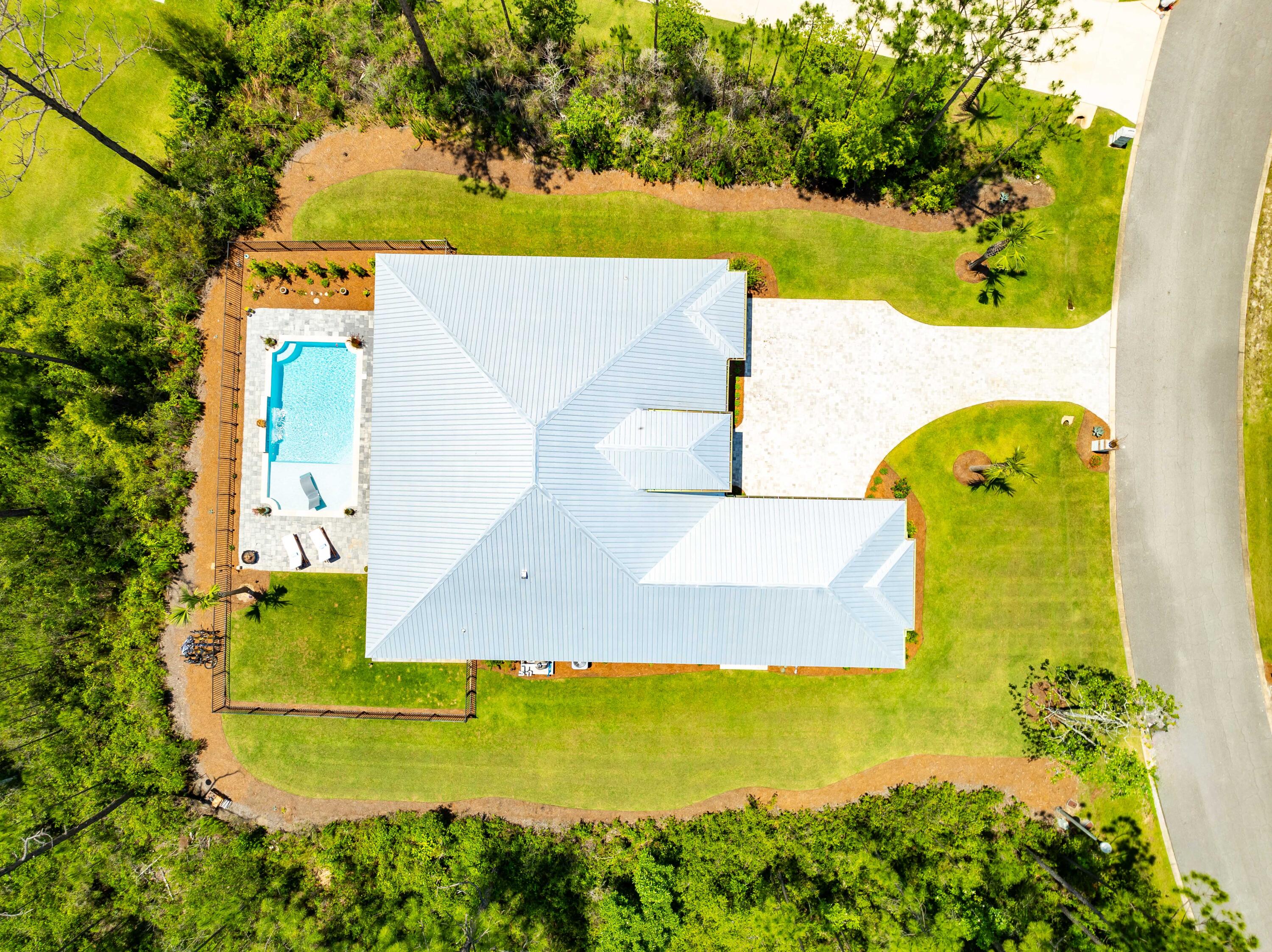 SECLUSION BAY - Residential