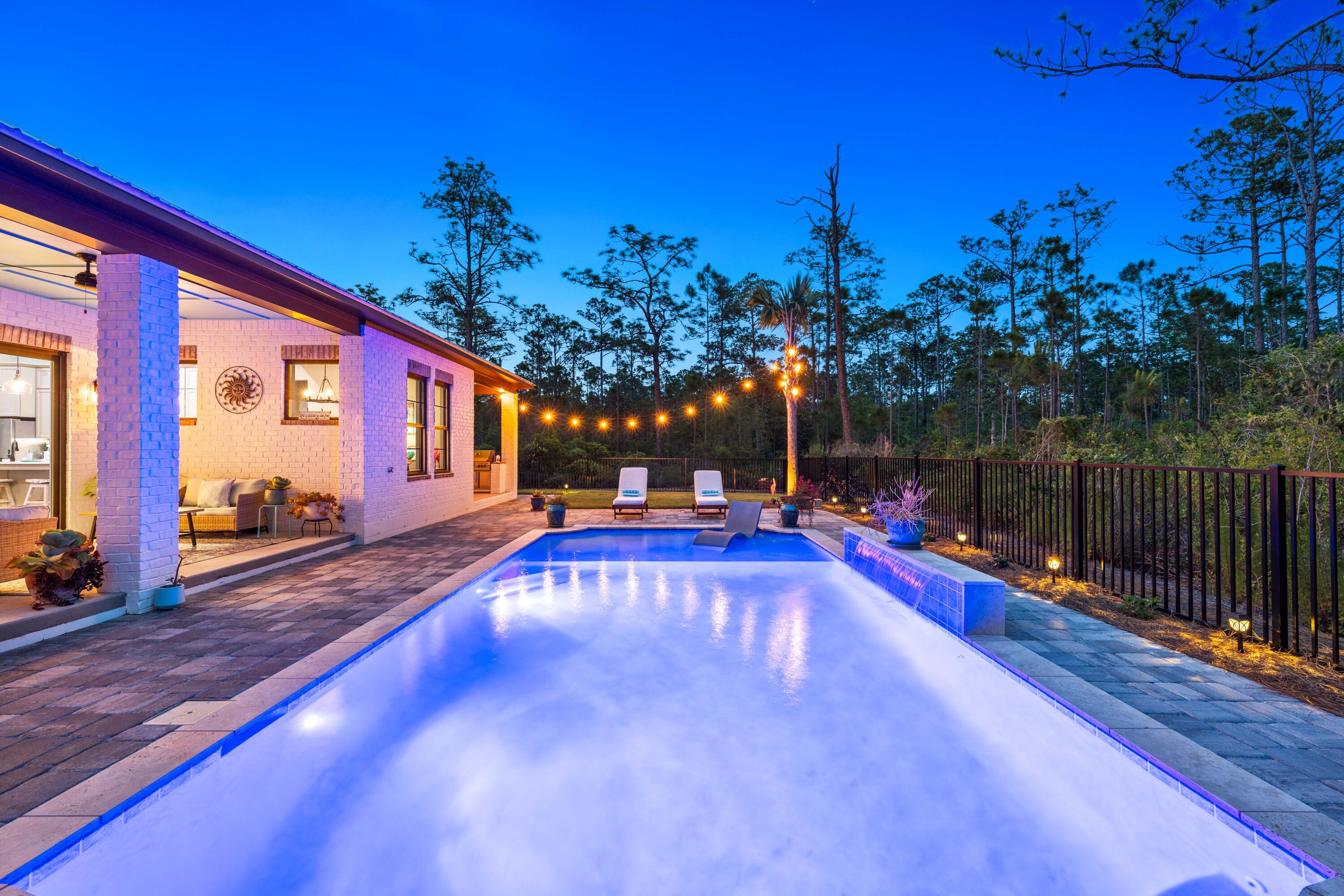 SECLUSION BAY - Residential