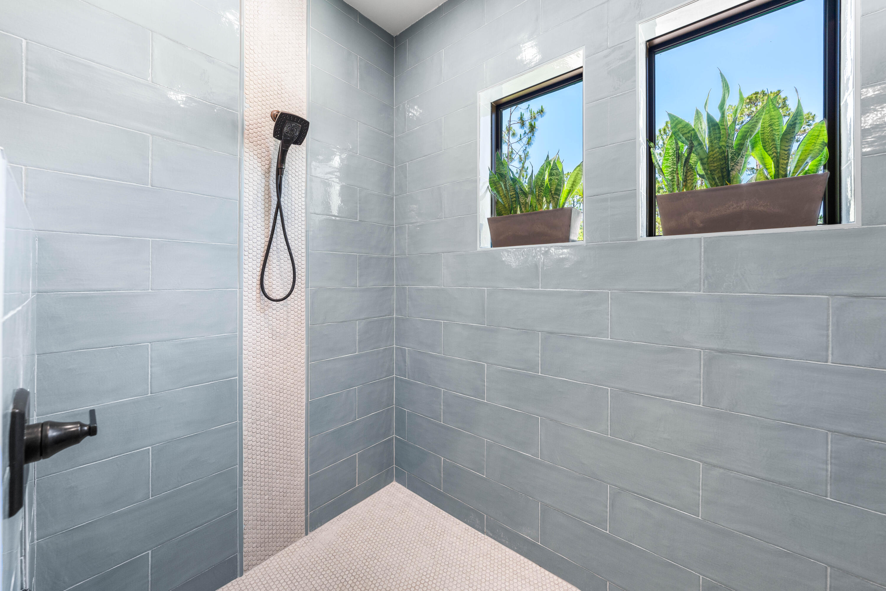 SECLUSION BAY - Residential