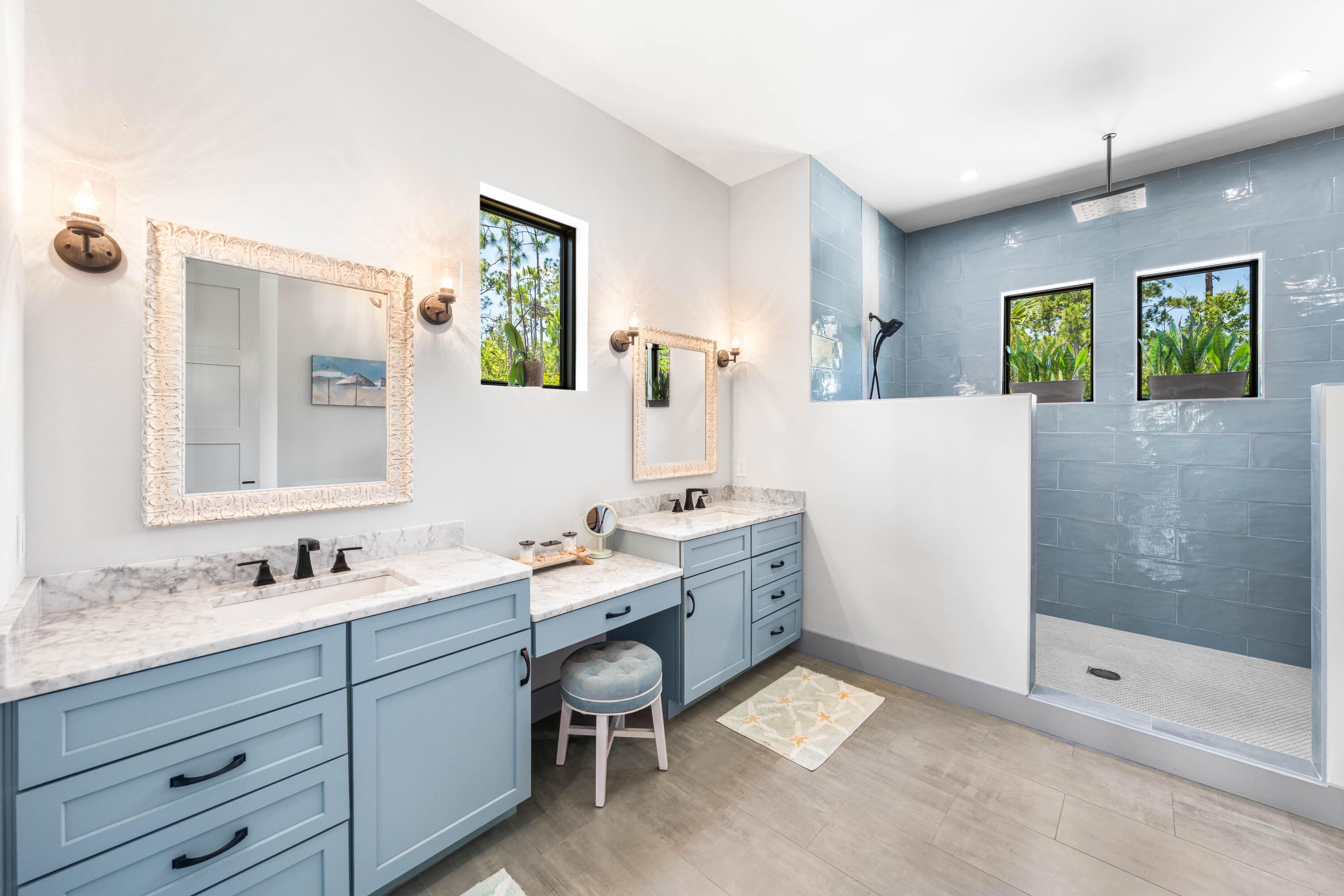 SECLUSION BAY - Residential