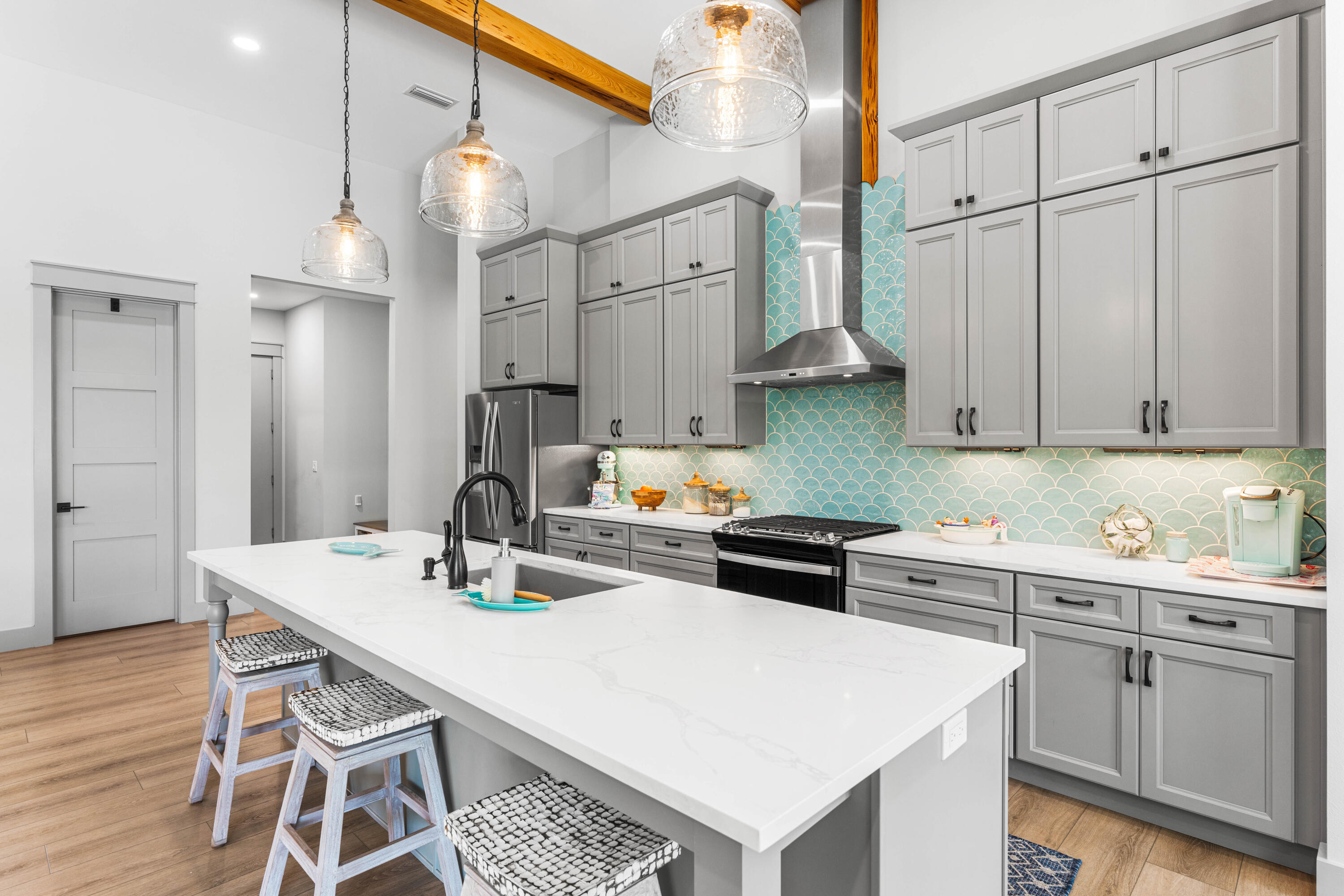 SECLUSION BAY - Residential