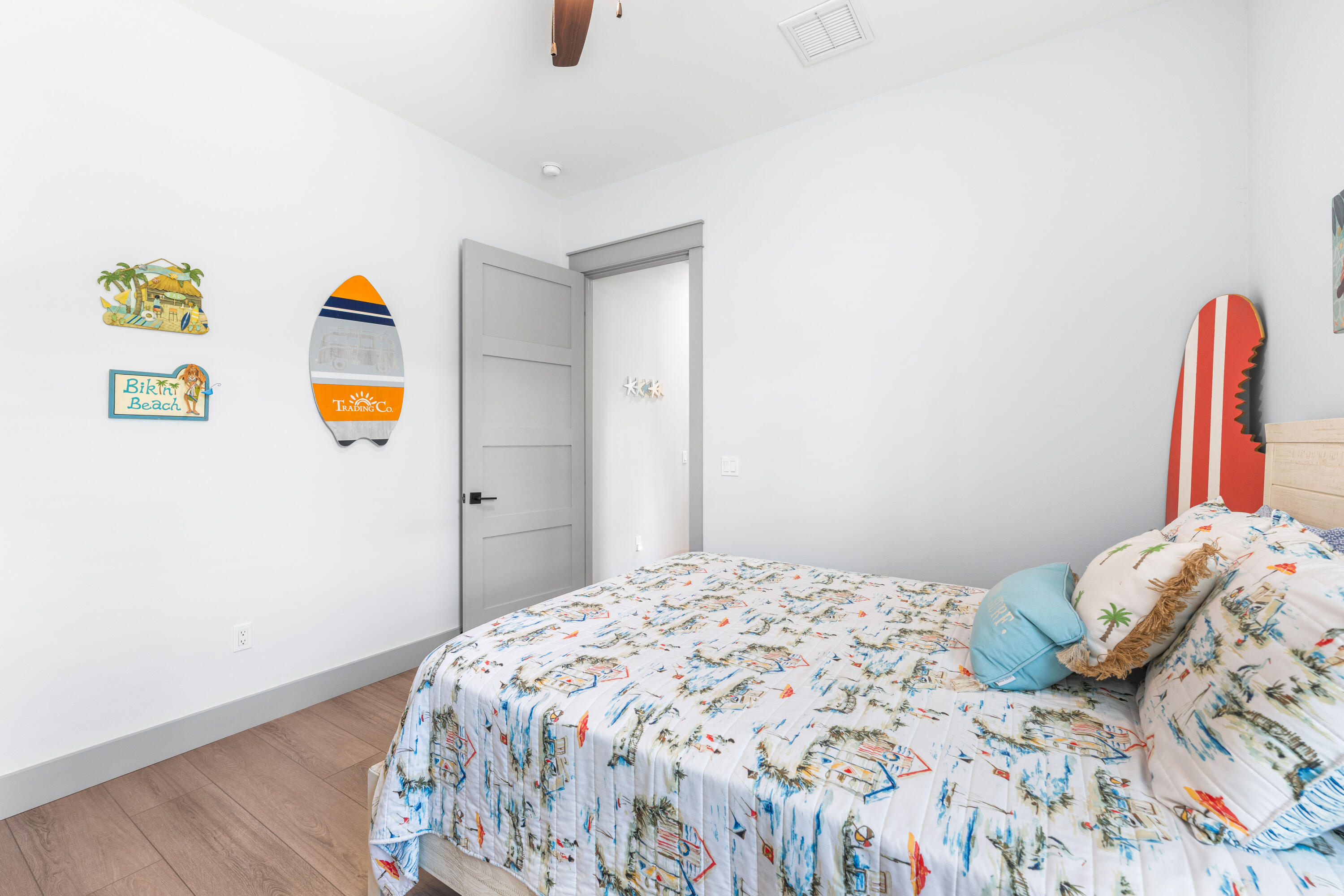 SECLUSION BAY - Residential