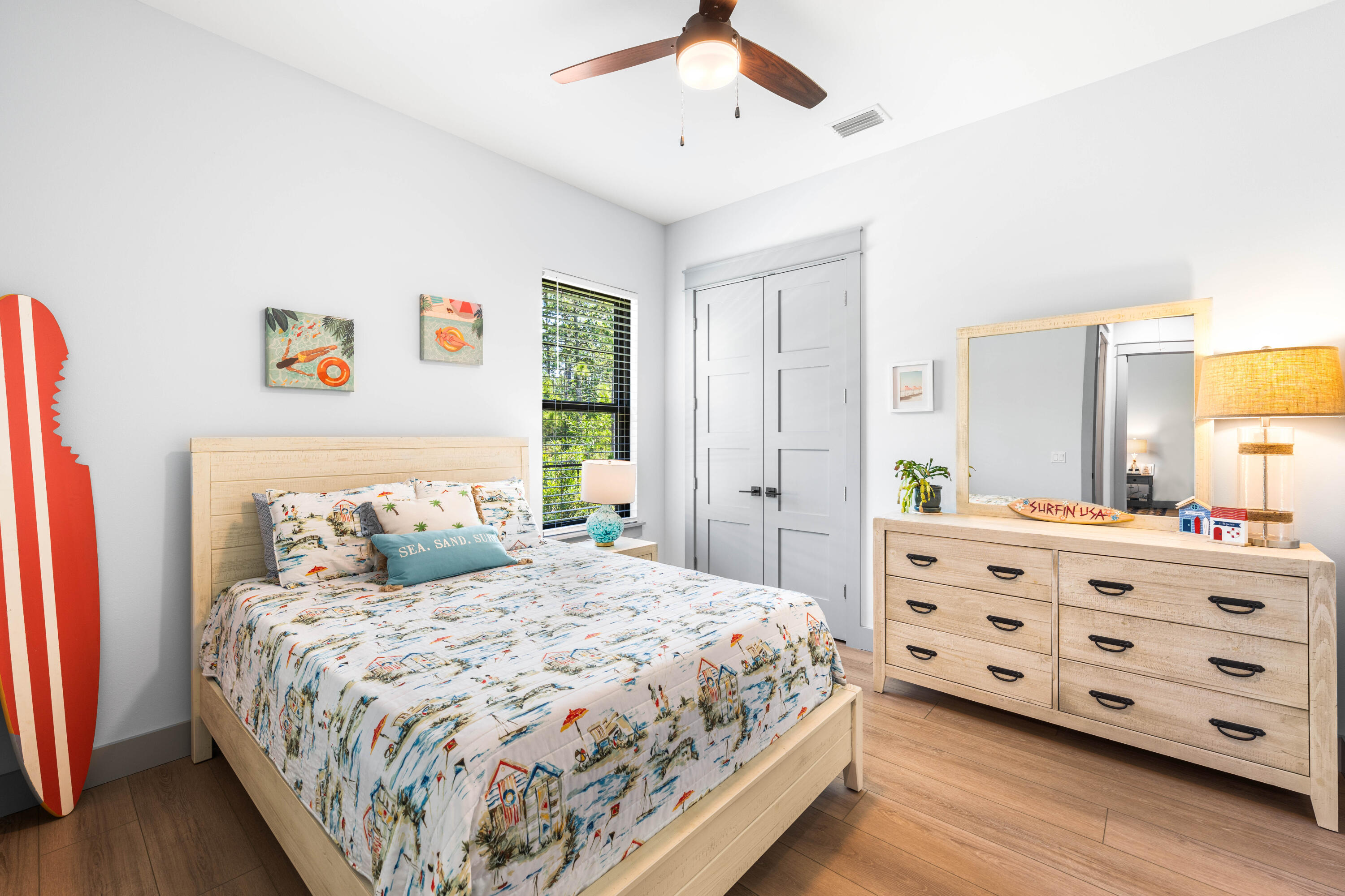 SECLUSION BAY - Residential