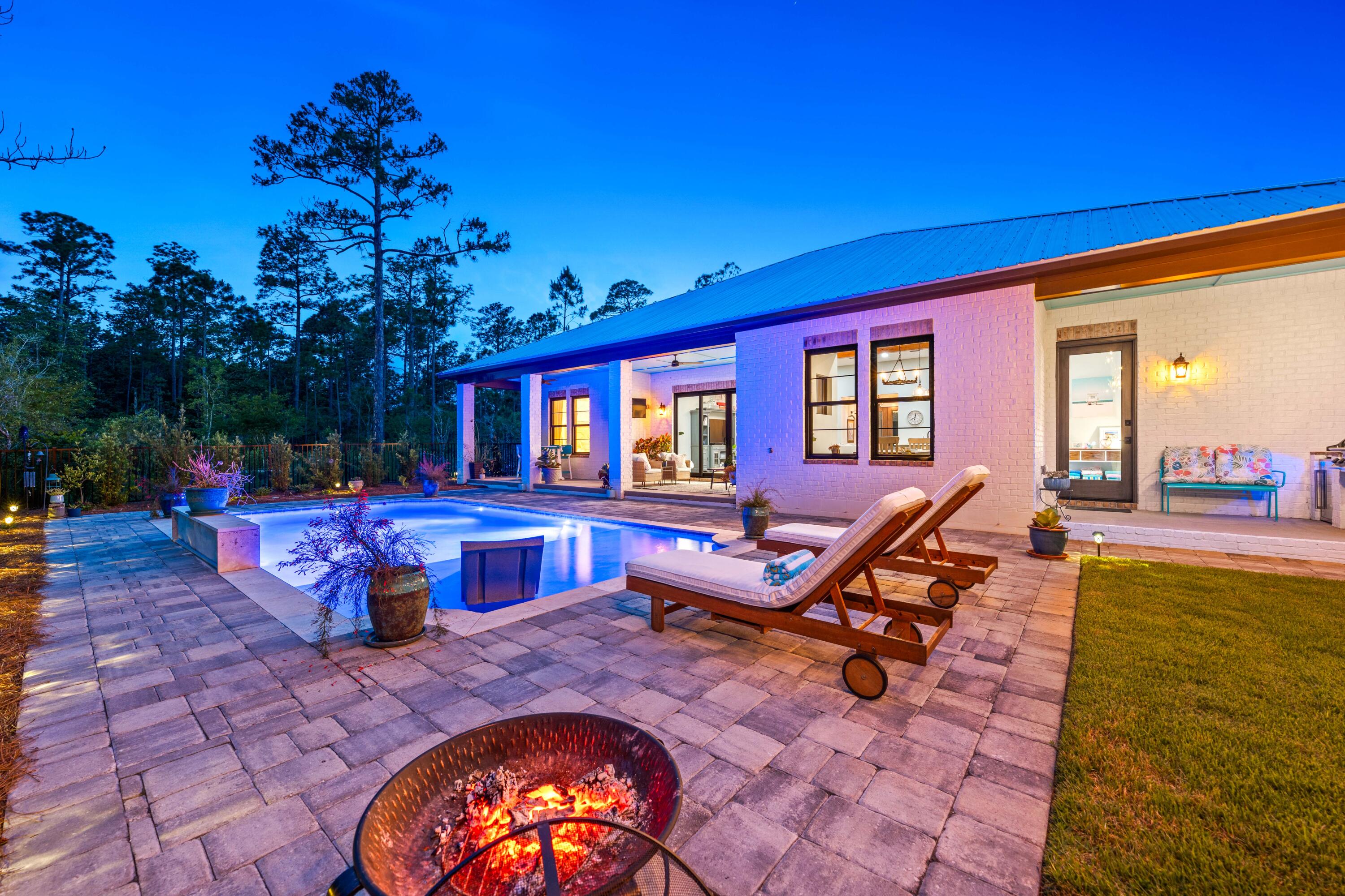 SECLUSION BAY - Residential