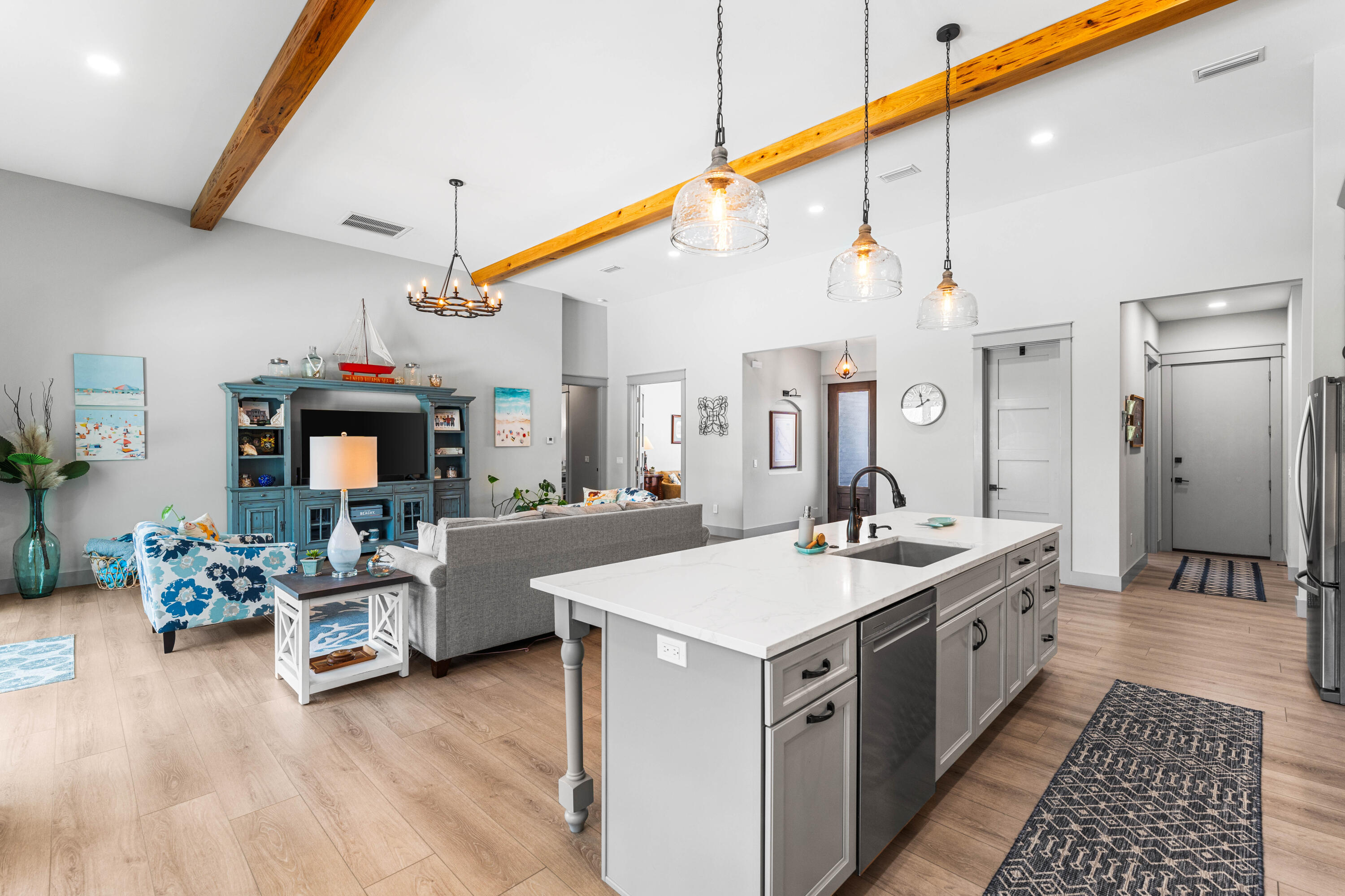 SECLUSION BAY - Residential