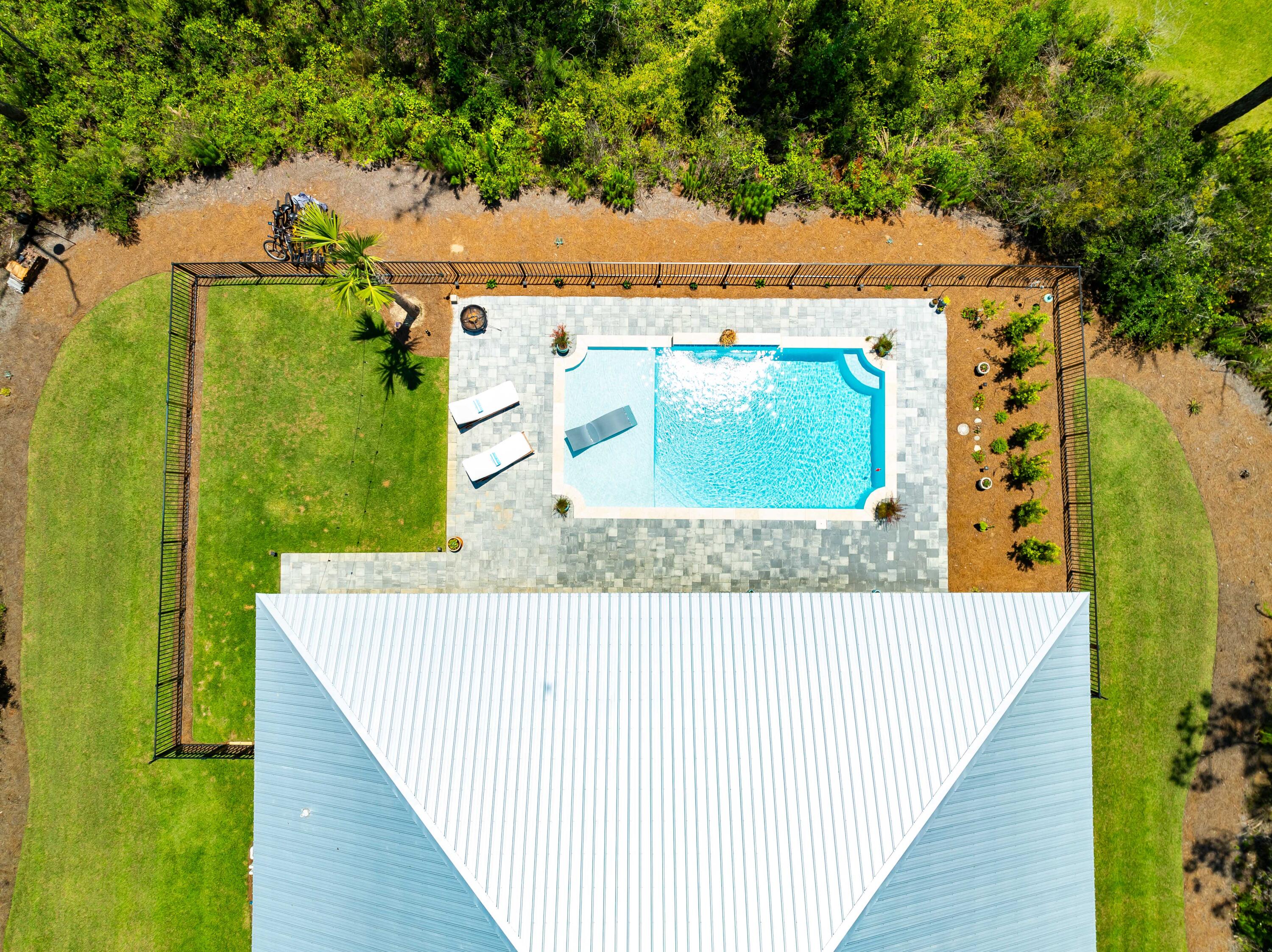 SECLUSION BAY - Residential