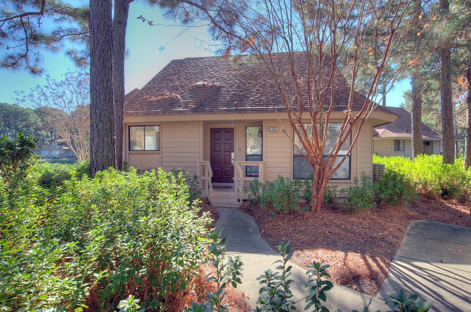 FAIRWAYS THE - Residential