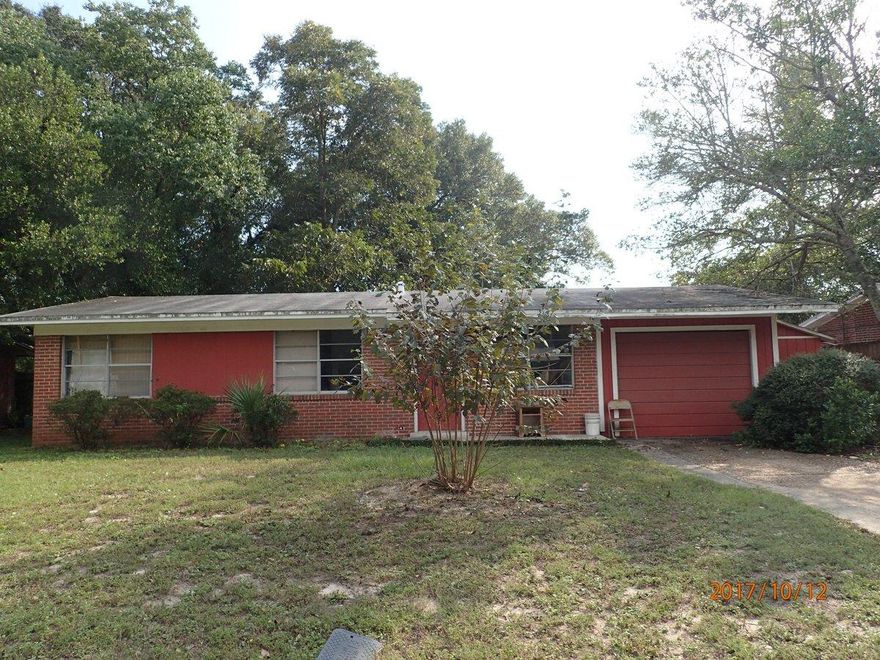 Built in 1961, this 3 bedroom 1 bath REO home is just under 1000sf. Home has brick exterior, fenced back yard and 1 car garage. Home needs work so will not qualify for most financing. A little elbow grease will go along way with this centrally located property. Call today or it will be gone!