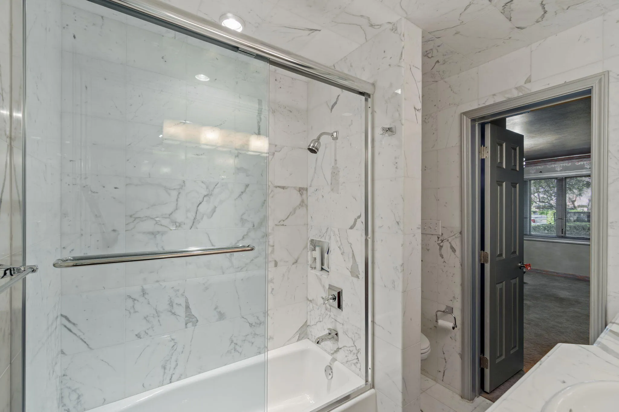 Destin, Florida 32541, United States, 3 Bedrooms Bedrooms, ,4 BathroomsBathrooms,Residential,Active,230410