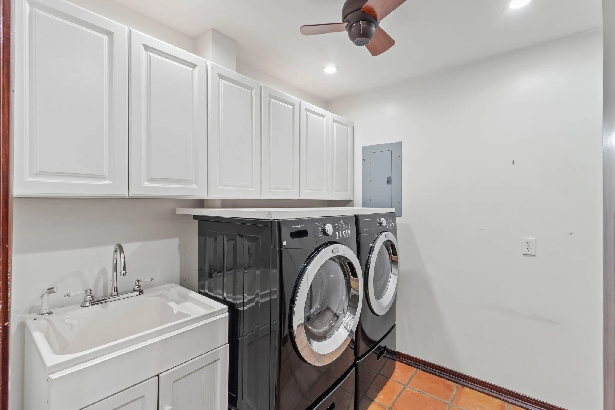 Destin, Florida 32541, United States, 3 Bedrooms Bedrooms, ,4 BathroomsBathrooms,Residential,Active,230410