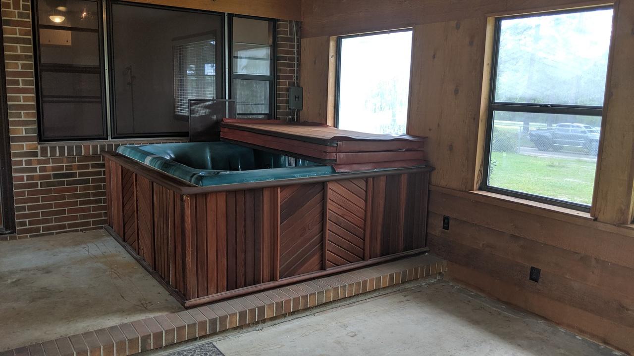 FAIRVIEW L H - Residential