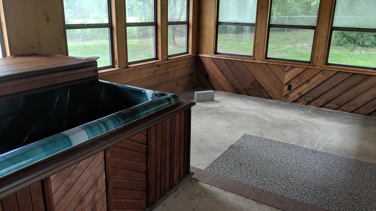 FAIRVIEW L H - Residential