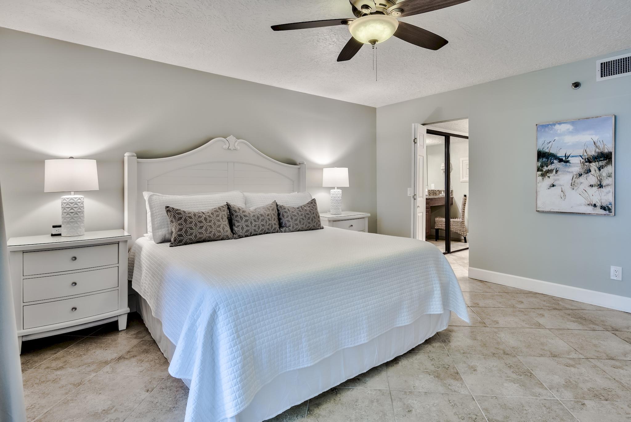 MAINSAIL CONDO PH 5 - Residential