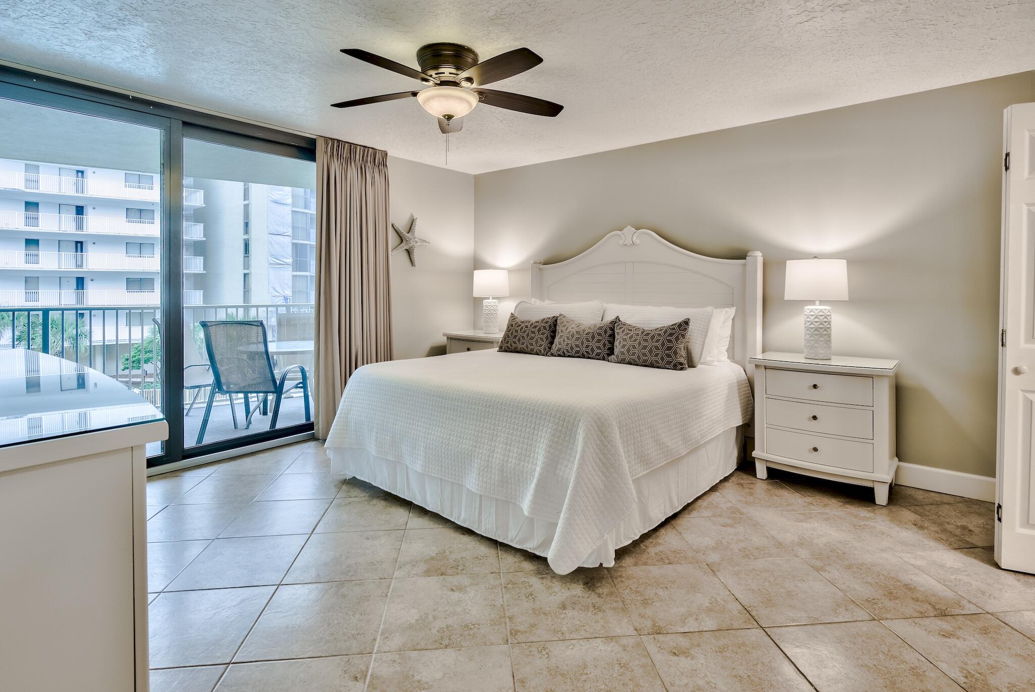 MAINSAIL CONDO PH 5 - Residential