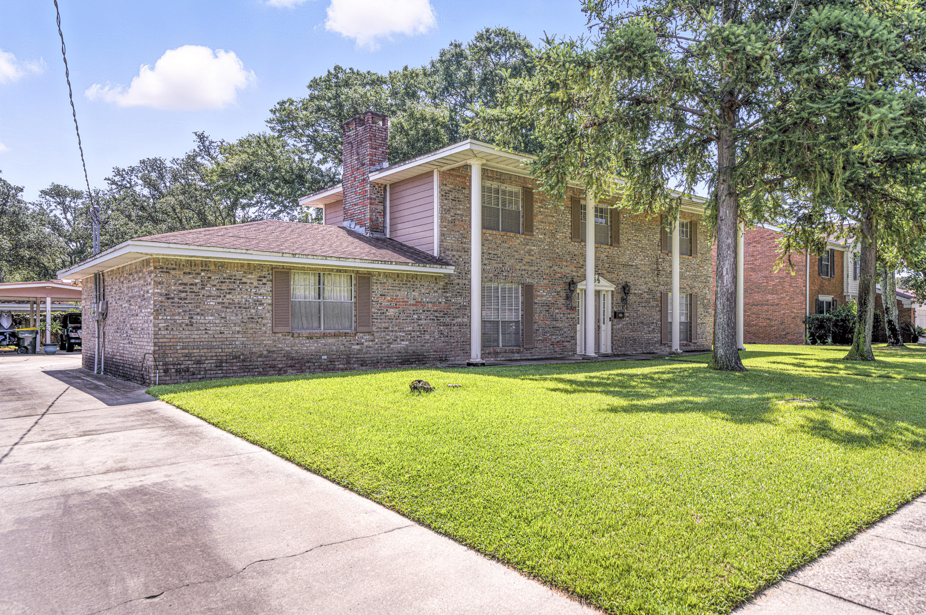 BAYOU WOODS - Residential