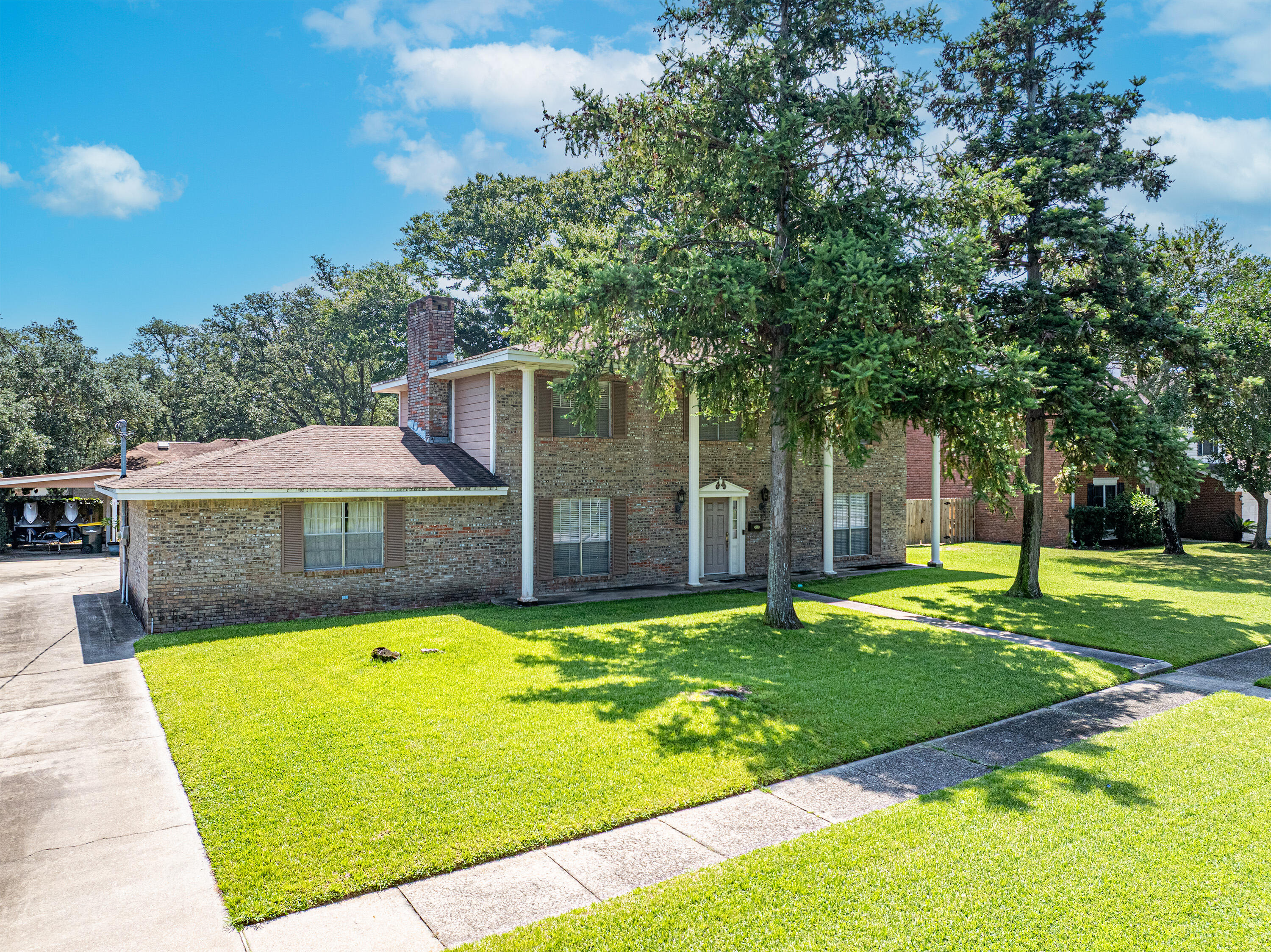 BAYOU WOODS - Residential