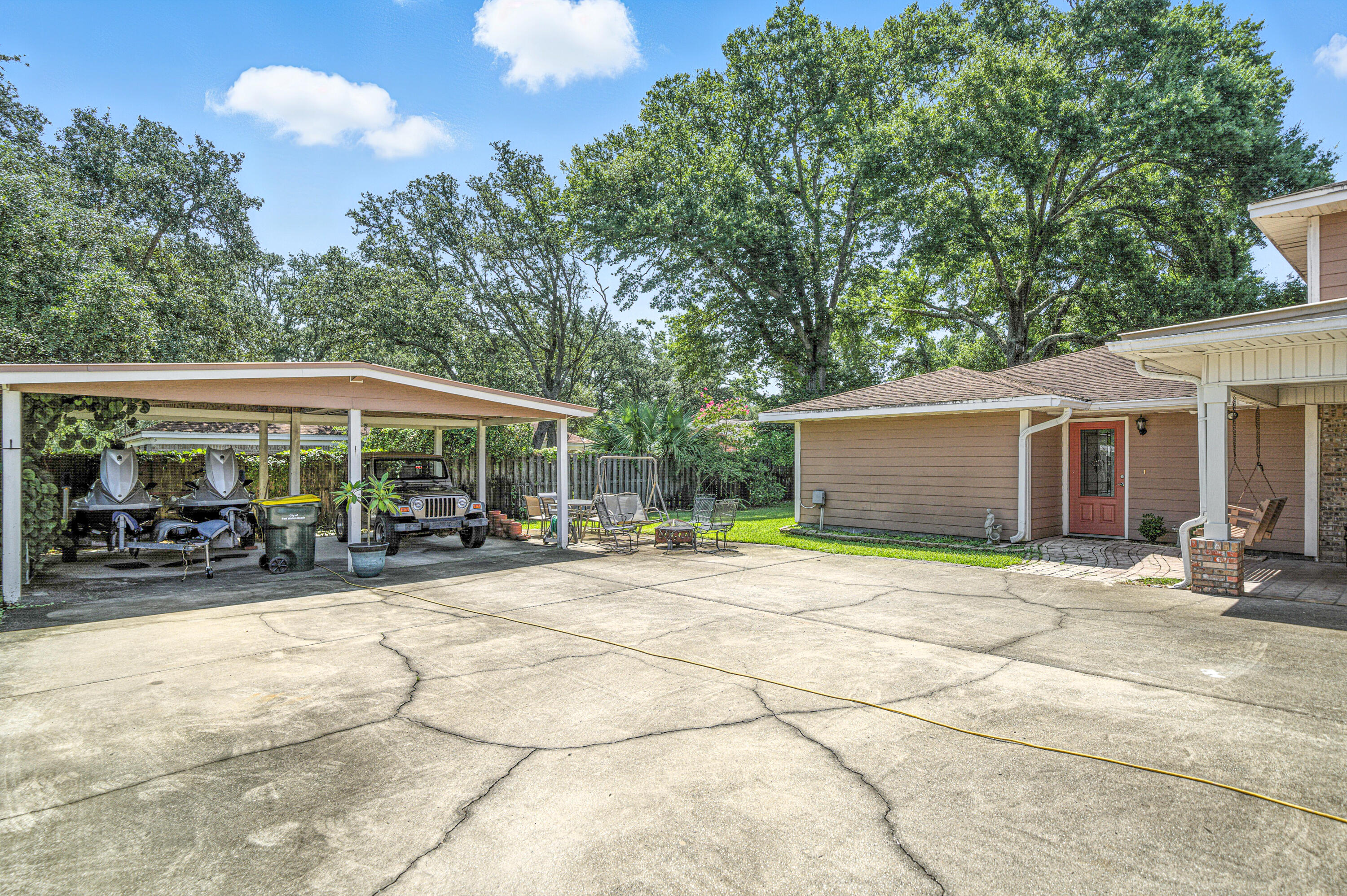 BAYOU WOODS - Residential