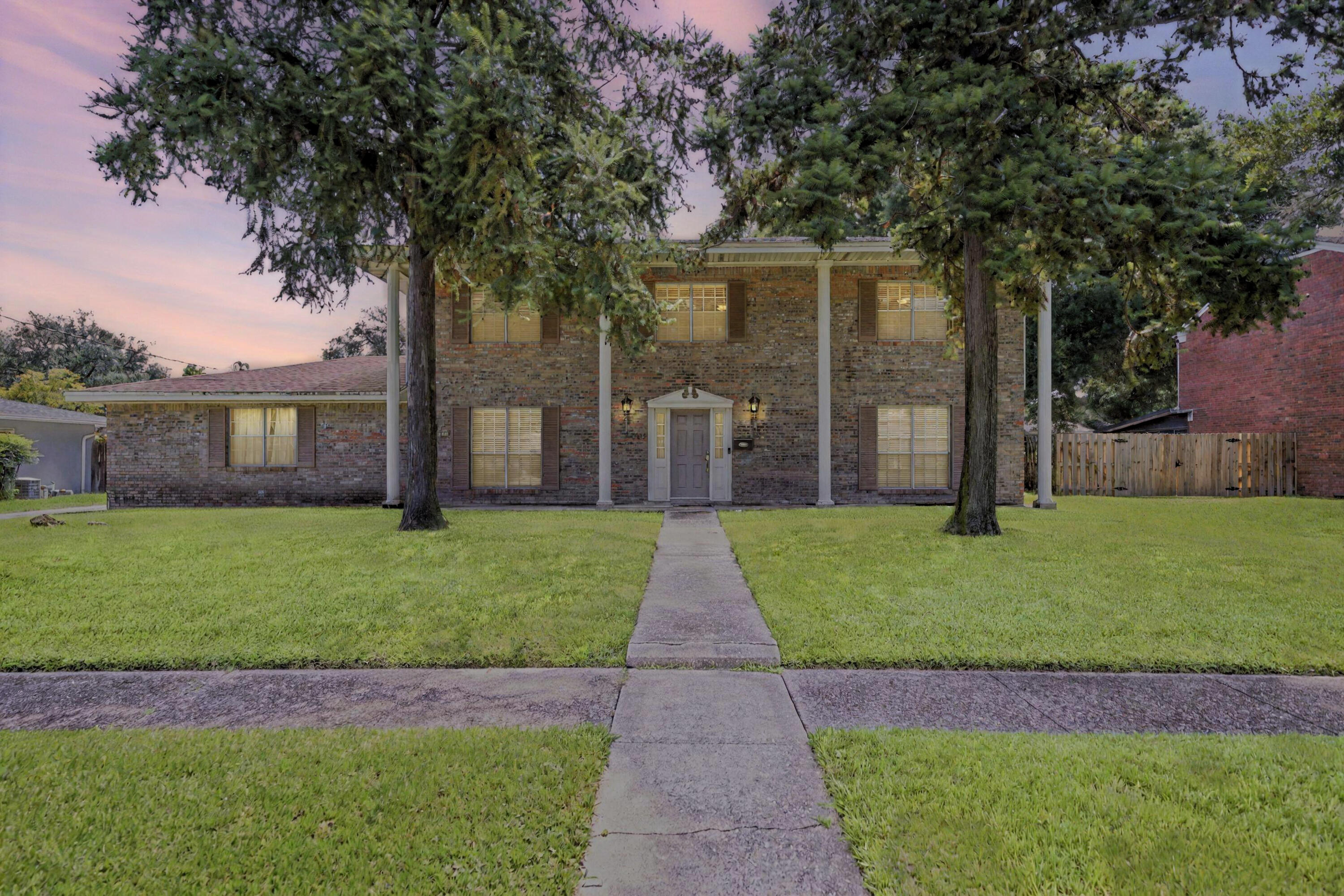 BAYOU WOODS - Residential